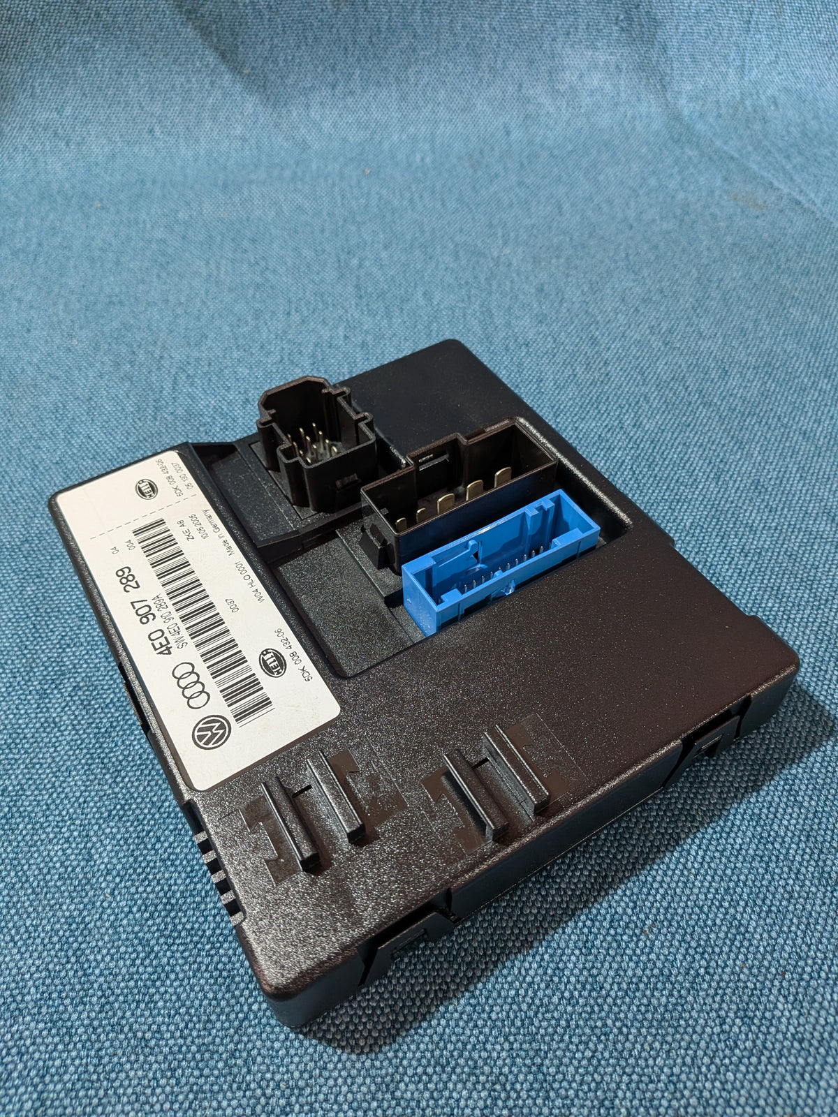 Komfortsteuergerät Audi/A8/D3 4E0910289A NOS F5