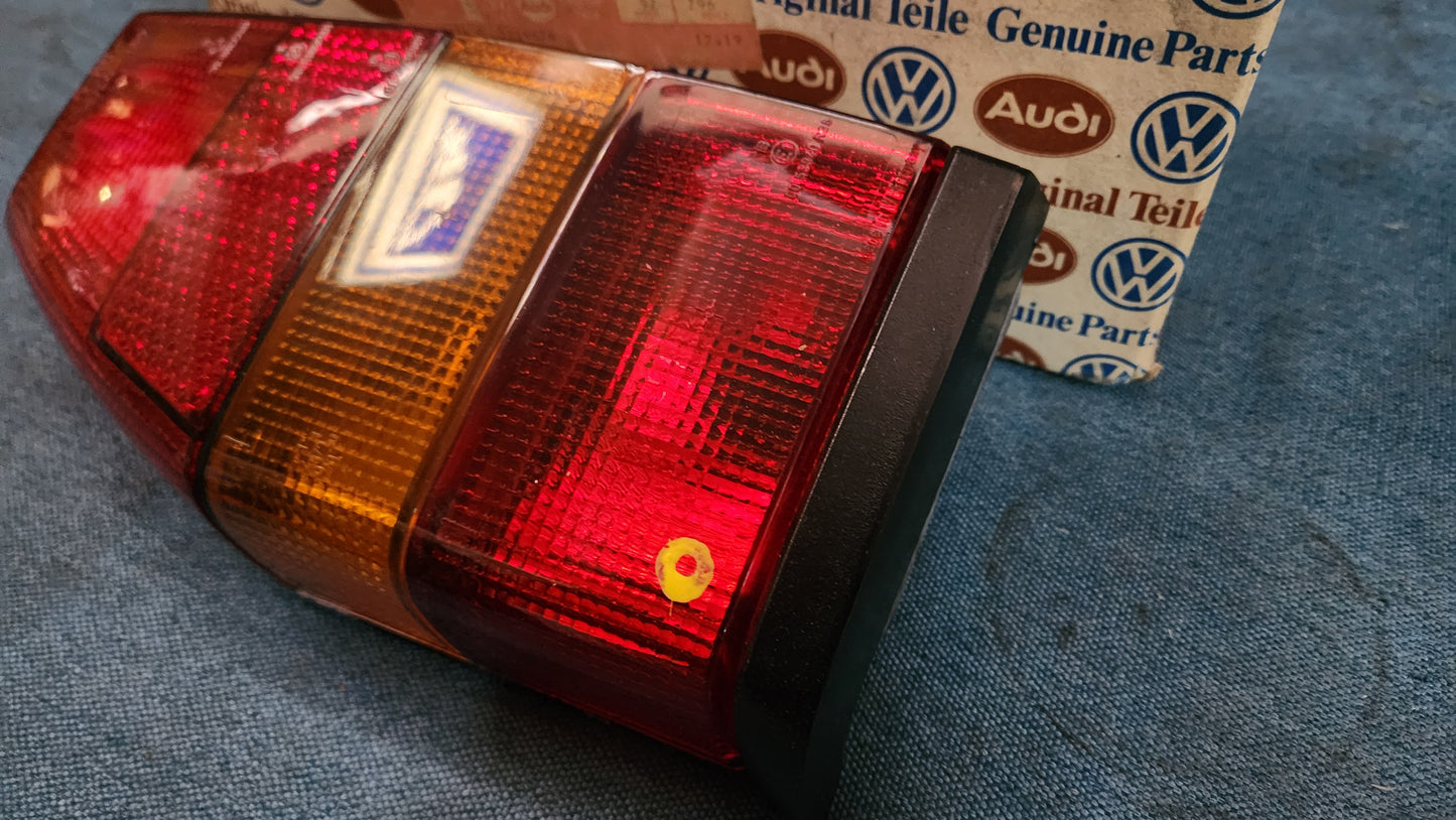 Polo 86C Rücklicht Rückleuchte 867945111A Nos G1