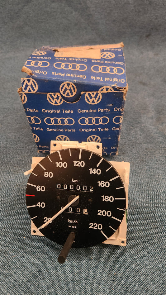 Audi 100 C2 Tacho 220kmh 431957031A Nos E3