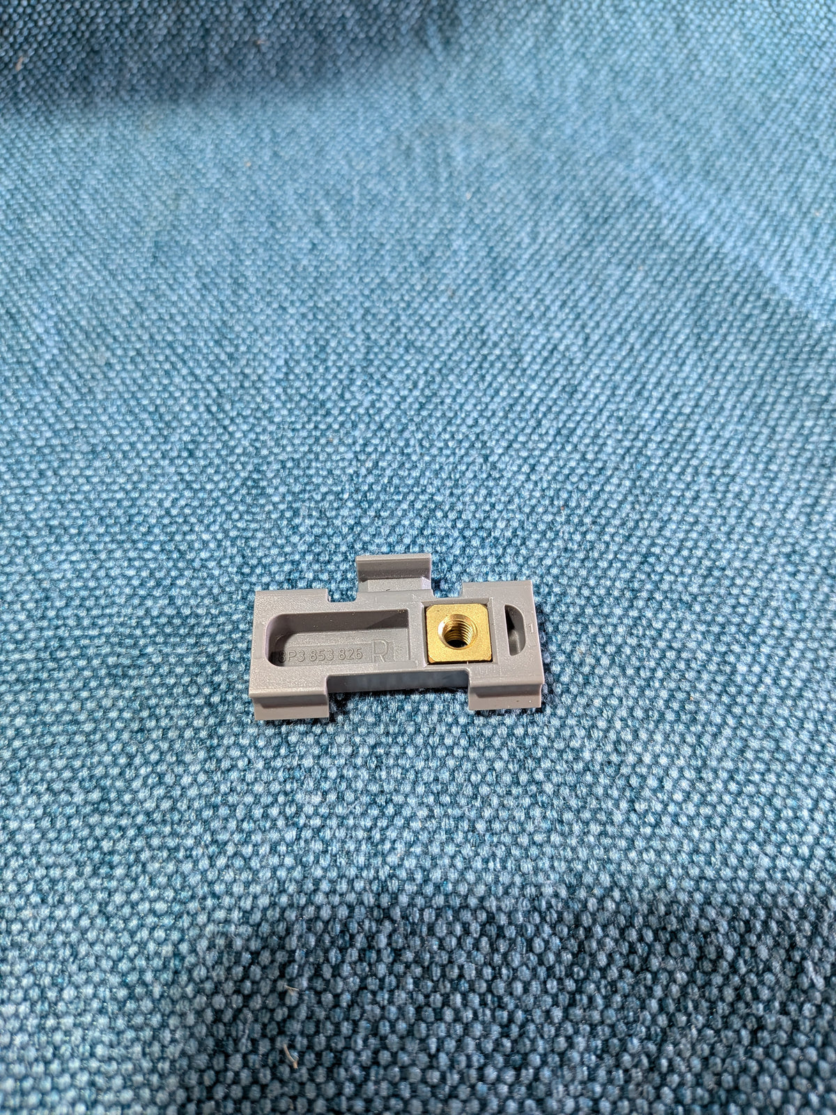 Clip til pynteliste Audi A3/S3/8P 8P3853826 NOS/Ny B14