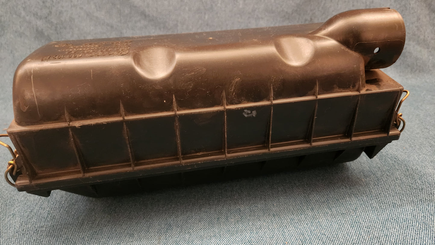 Luftfilterkasten Golf/Jetta 2 1.6D/TD  Diesel 068129607AA  Nos