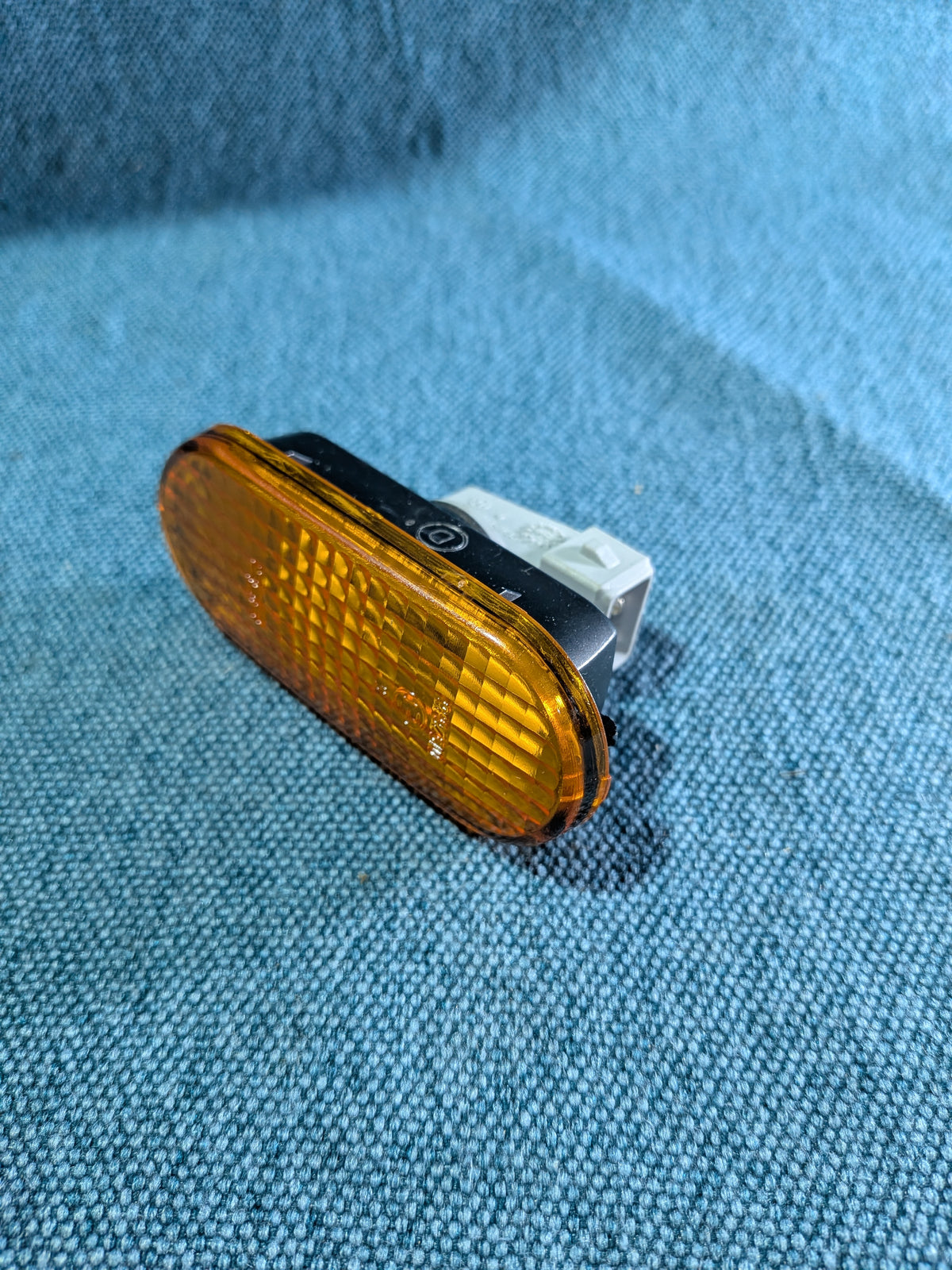 Säitleche Blinker Caddy 2/Golf/3/4/Vento/Passat B4/Polo 6N/Sharan 3A0949101A NOS B19