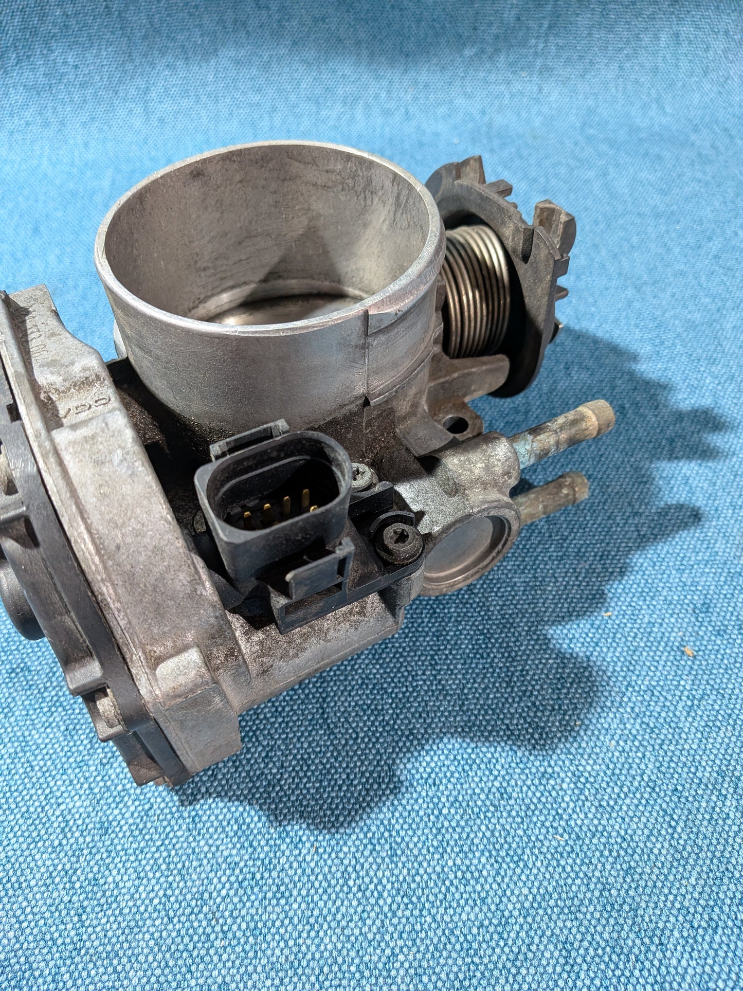 Drosselklappe VR6 Sharan/T4 Bus/Golf 3/Vento/Corrado/Passat B4 021133064 Gebraucht H9