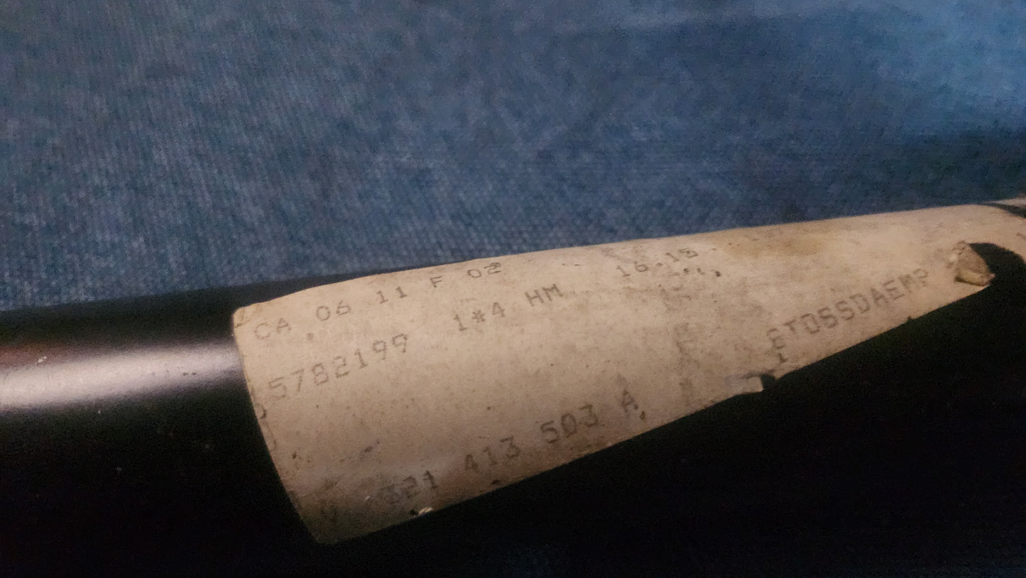 Passat B1 B2 32b Stoßdämpfer vorne 321413503 Nos A3