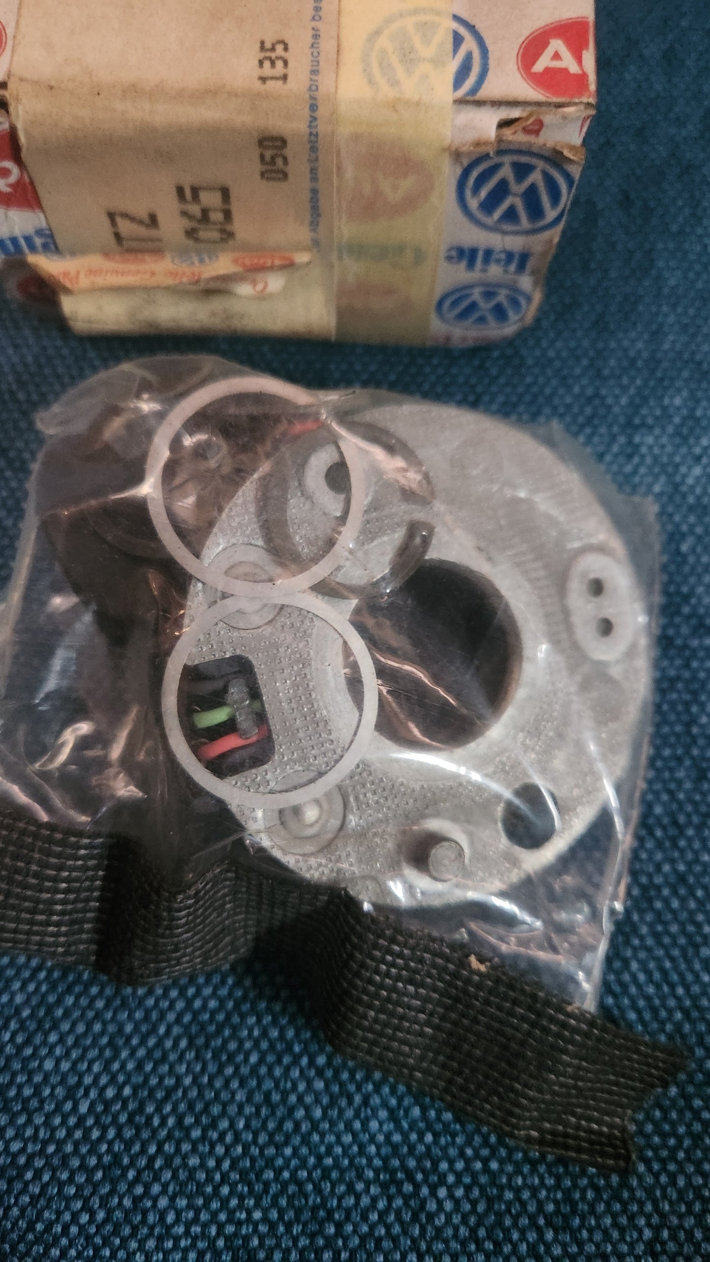 Hallgeber Golf1/2/Jetta1/2/Caddy14D/Scirocco2/Passat B2/B3/T3 Bus/Audi 80/90/B2/B3/B4/100/C3 035998065 Nos G5