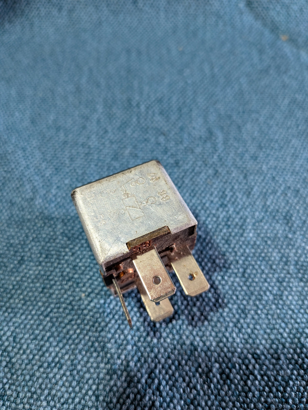Standard relay Beetle/Type 3/Karmann Ghia/T2 Bus 311963141B Used B16
