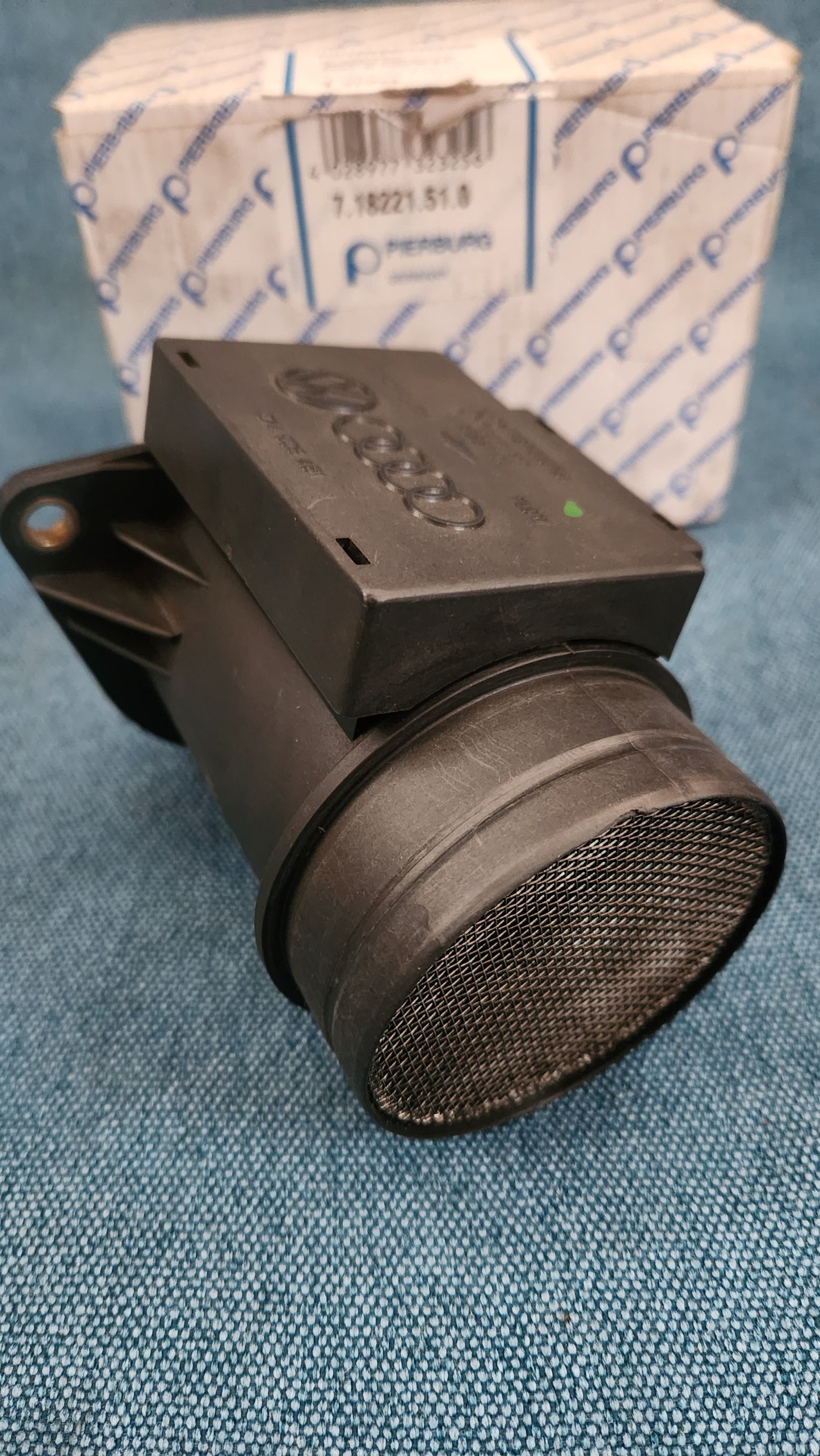 Pierburg Mass Air Flow Sensor Passat 35I B3/B4/Audi 80 B4/A4 B5/A6 C4/A3 8L/Golf4/Bora/LT2/Passat 3B/BG 074906461 Used F1