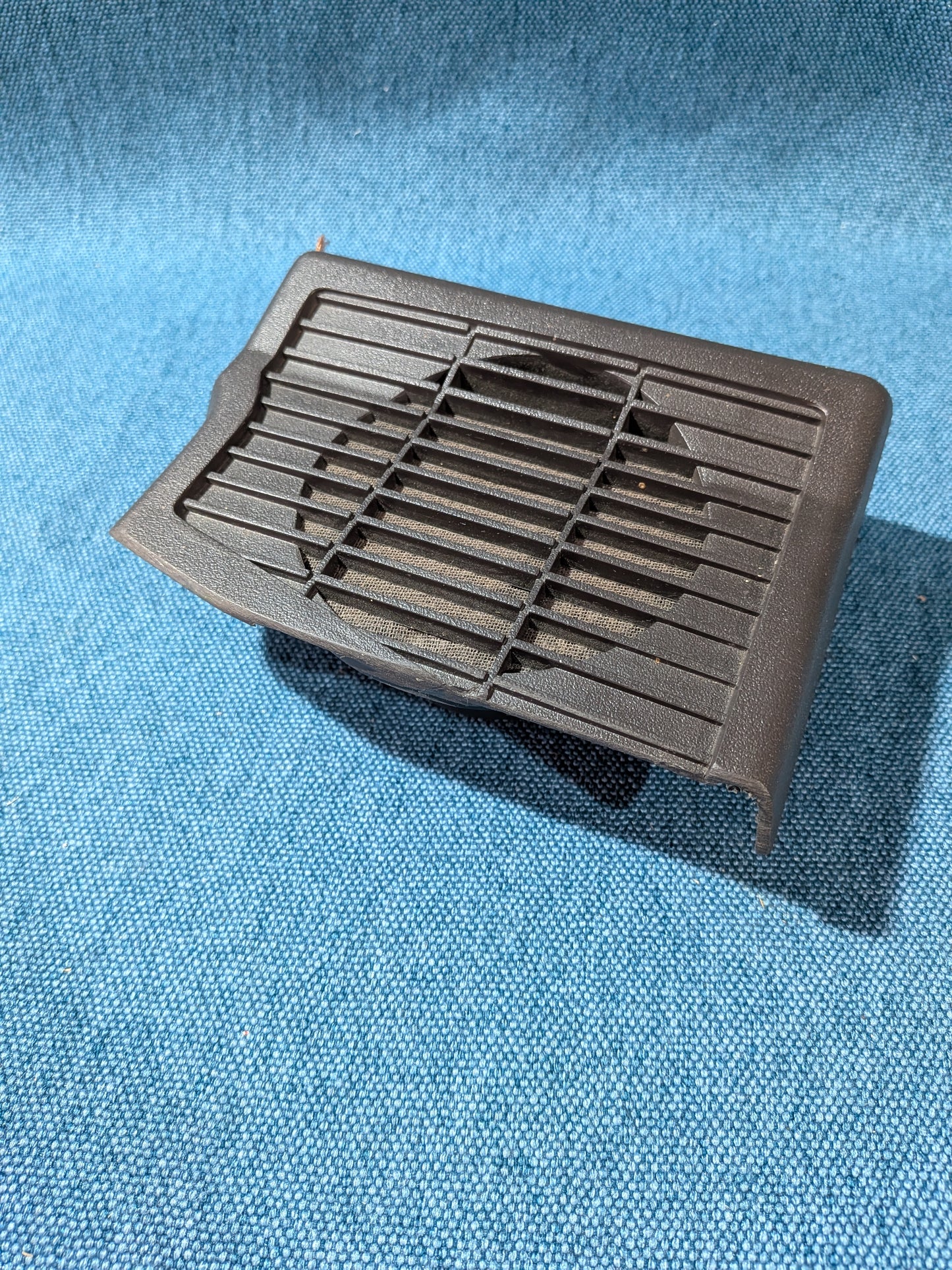 Loudspeaker Cover Audi 80 B2 Type 81/85/Coupe 811035402 Used