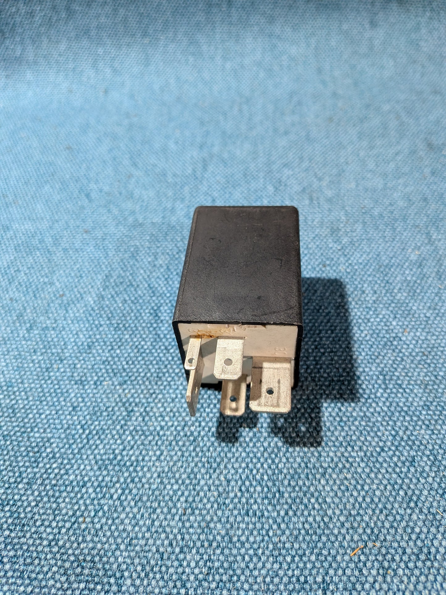Relais 62 Kraftstoffpumpe K-KE Jetronic Golf/Jetta/1/2/Caddy 14D/Passat/B1/B2/Scirocco/1/2/LT1 321906059G Gebraucht A14