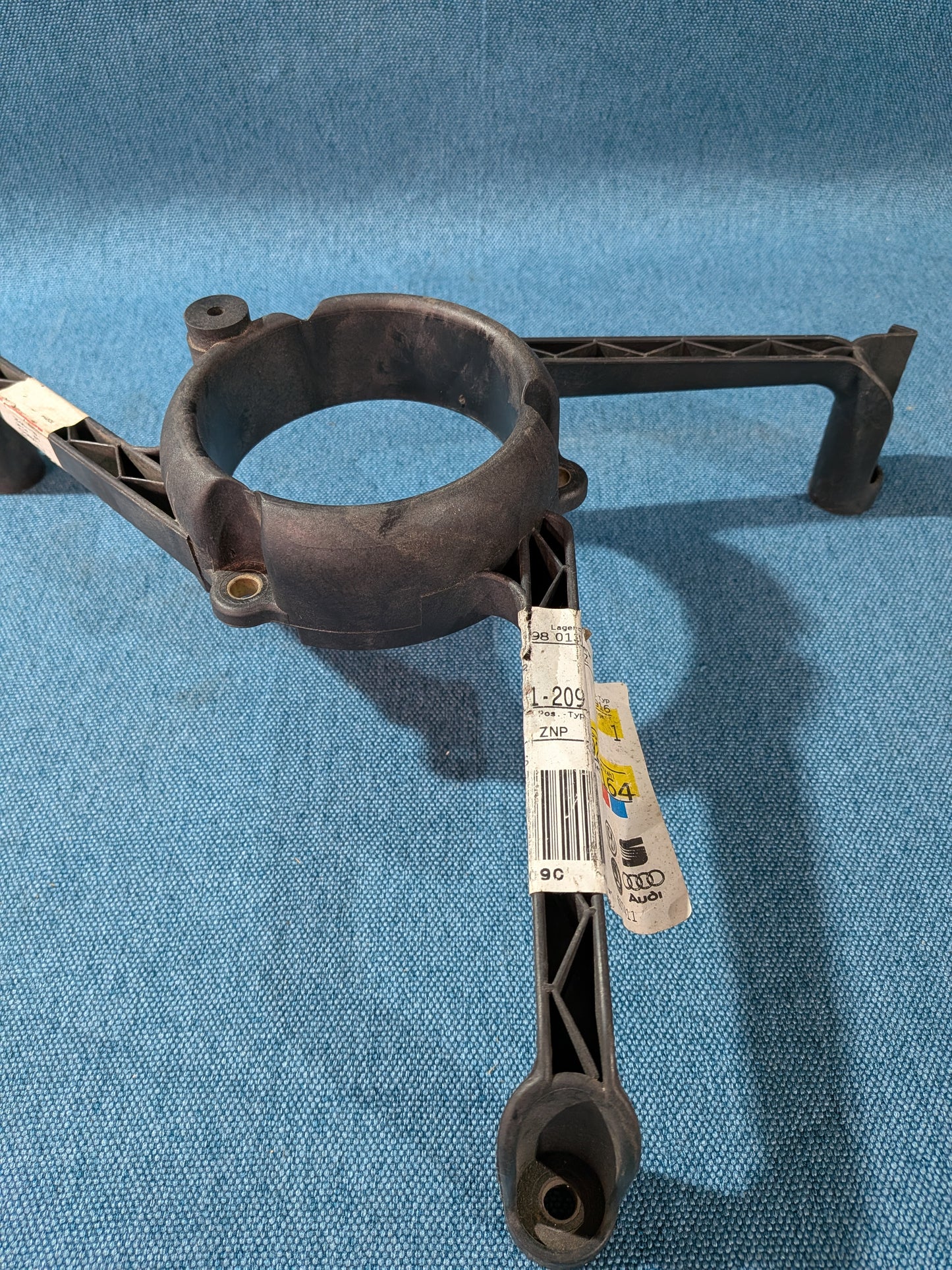Mounting Bracket for Radiator Fan Golf/Jetta/2/Corrado/Passat B3/Polo 86C 535121209 NOS H9