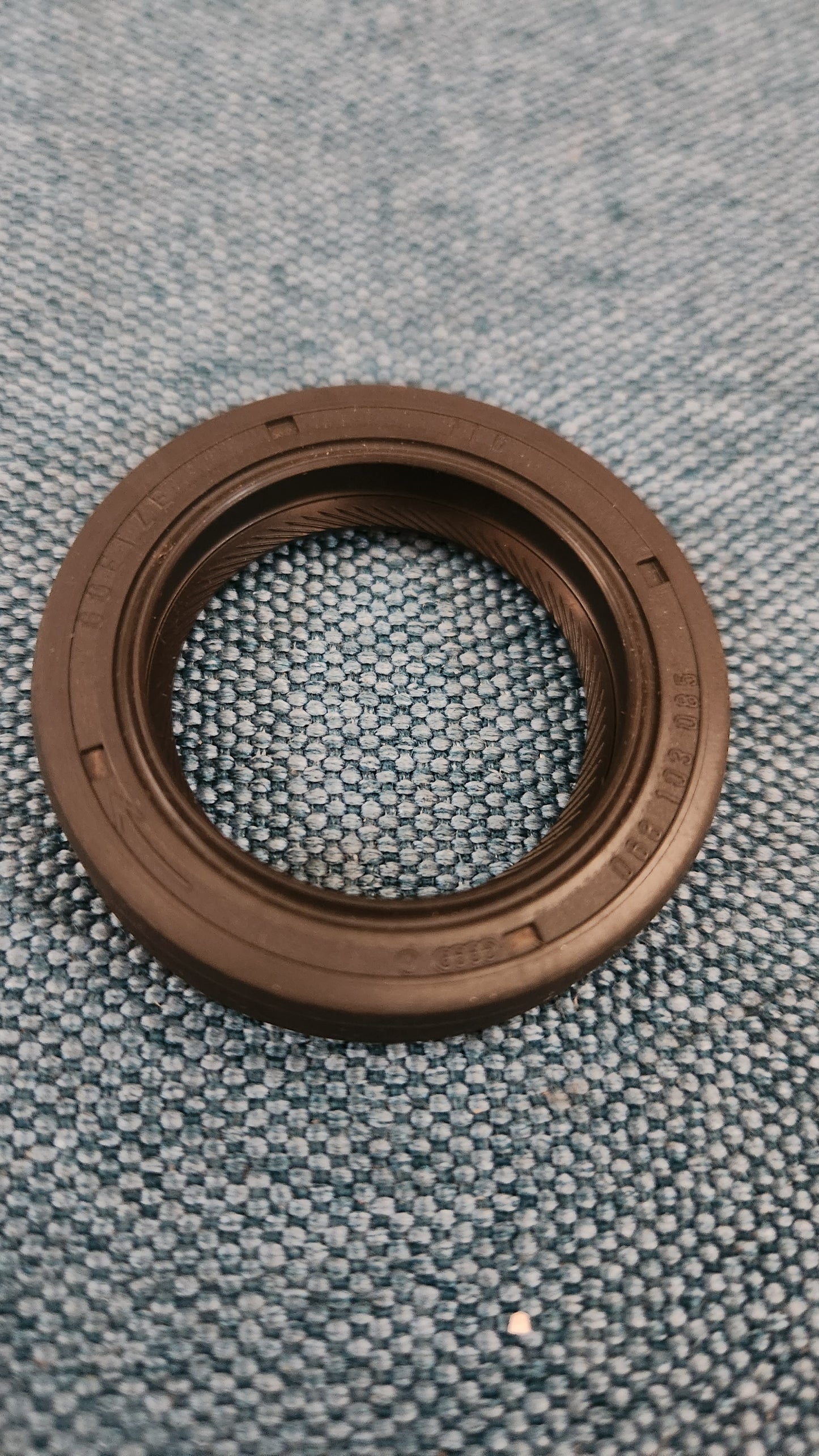Simmering 47x32x10 mm, Nockenwelle, Zwischenwelle, Kurbelwelle stirnseitig Golf/Jetta/Scirocco/1/2/Caddy14D/T4 Bus/Polo1/Audi50/PassatB1/B2 068103085 Nos K4