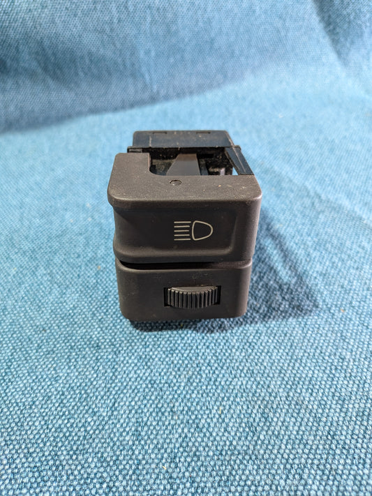 Light switch VFL Audi 80 B2 Coupe Type 81/85 811941531 Used B5
