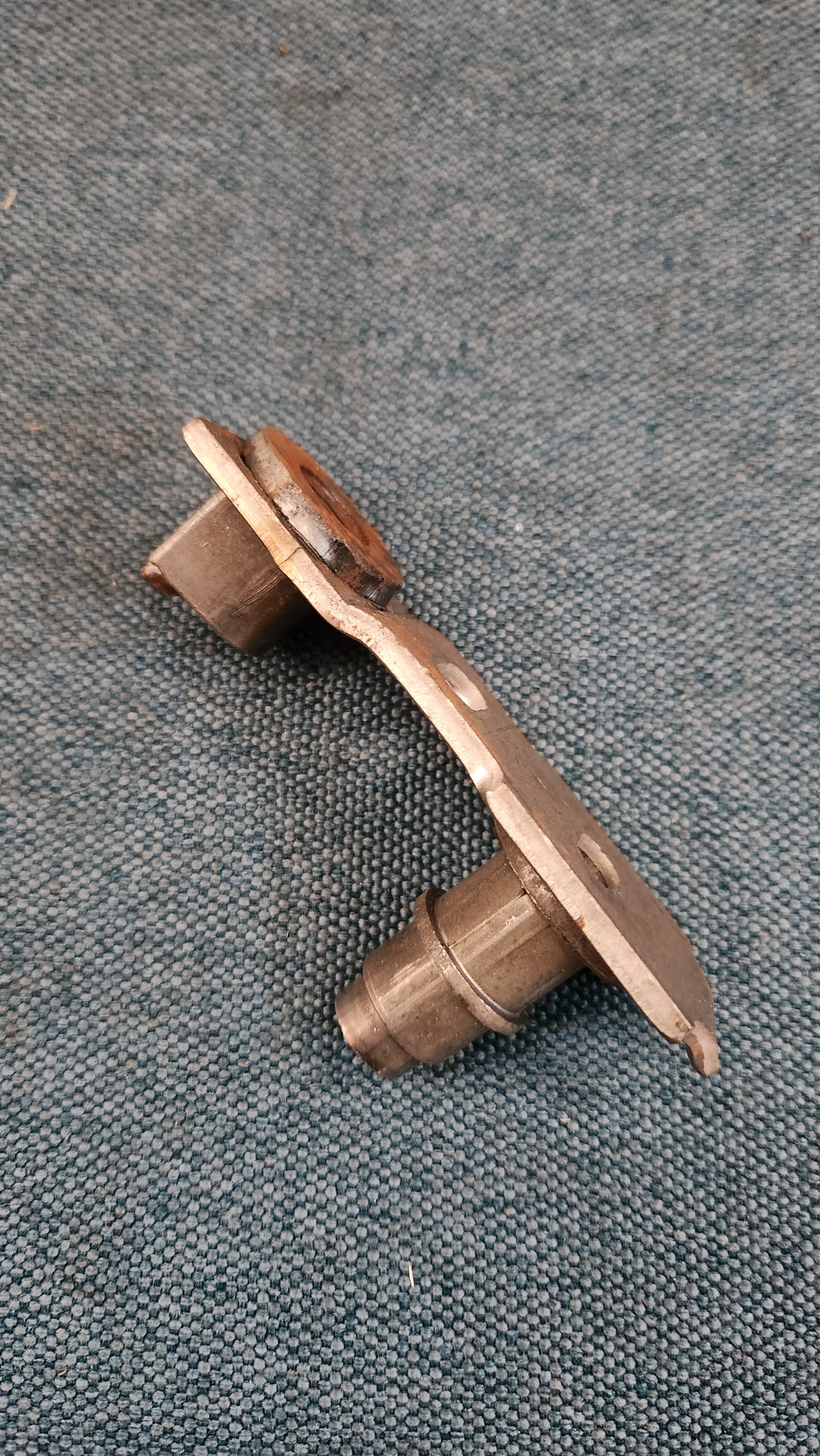 Gleitstück für Sitz Links  Caddy/9K/Golf/3/Polo/6N  357881141G Nos I6