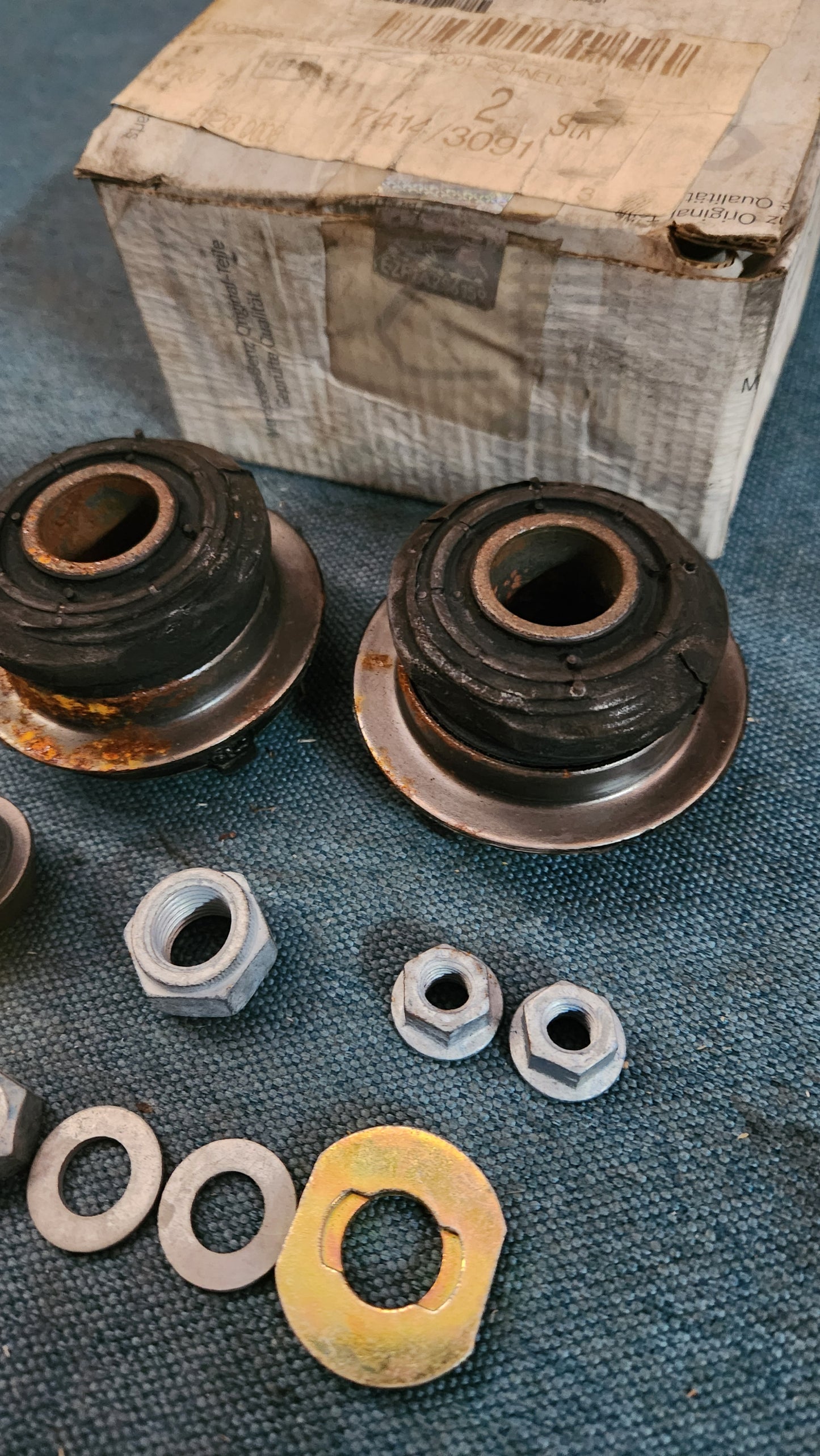 Querlenker Lager Mercedes W202 2023300075 Nos F6