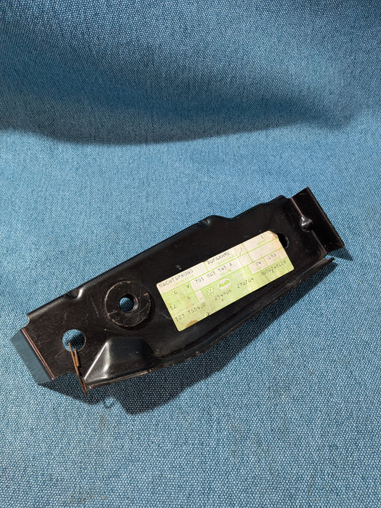 Soporte para amortiguador T4 Bus 701803545A NOS C10