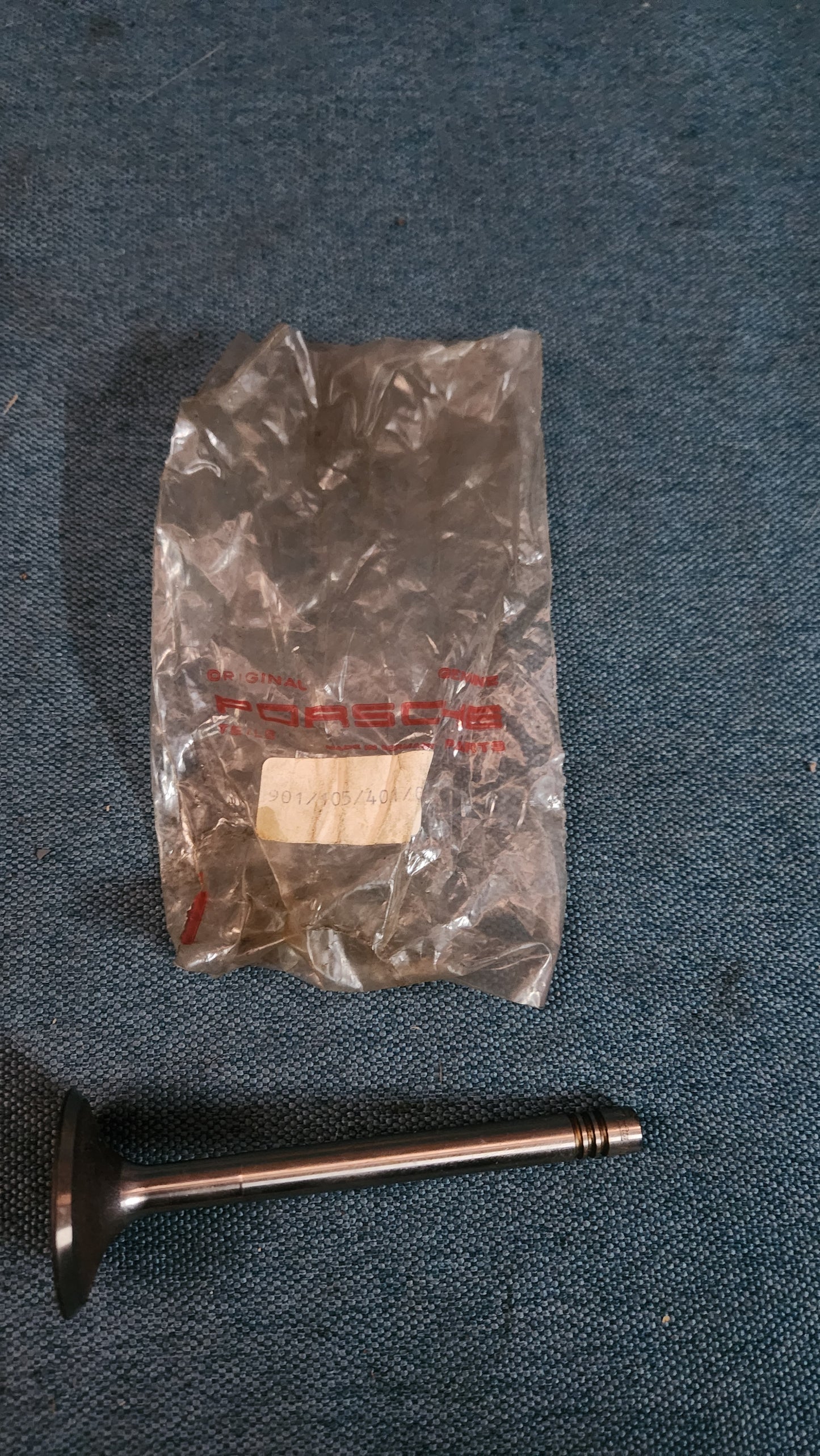 Porsche 911 Einlassventil 90110540104 Nos E7