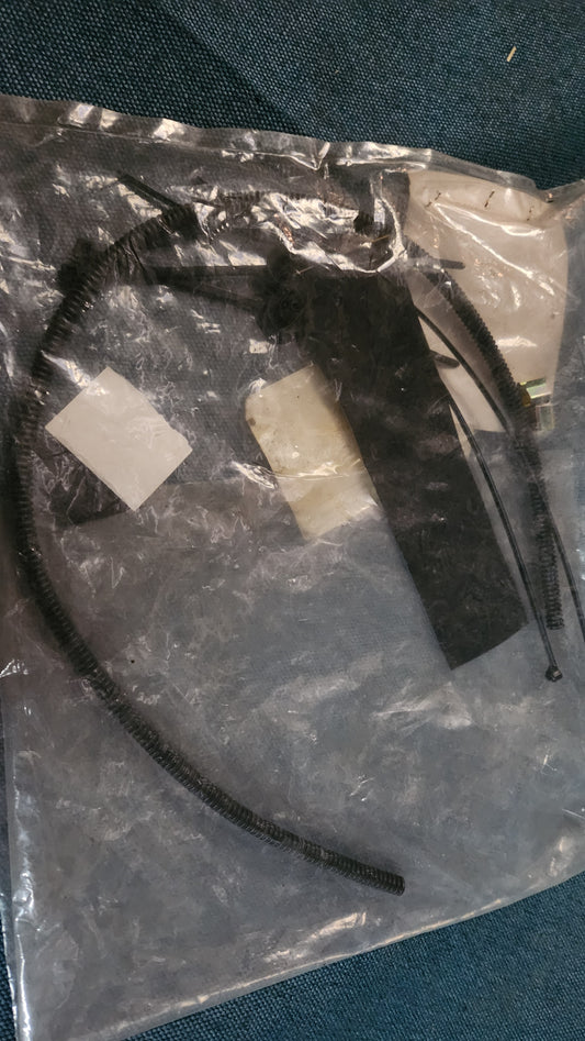 Audi TT Kabelbaum Schutzset für Seiten Sitz 8N0872107 Nos B2