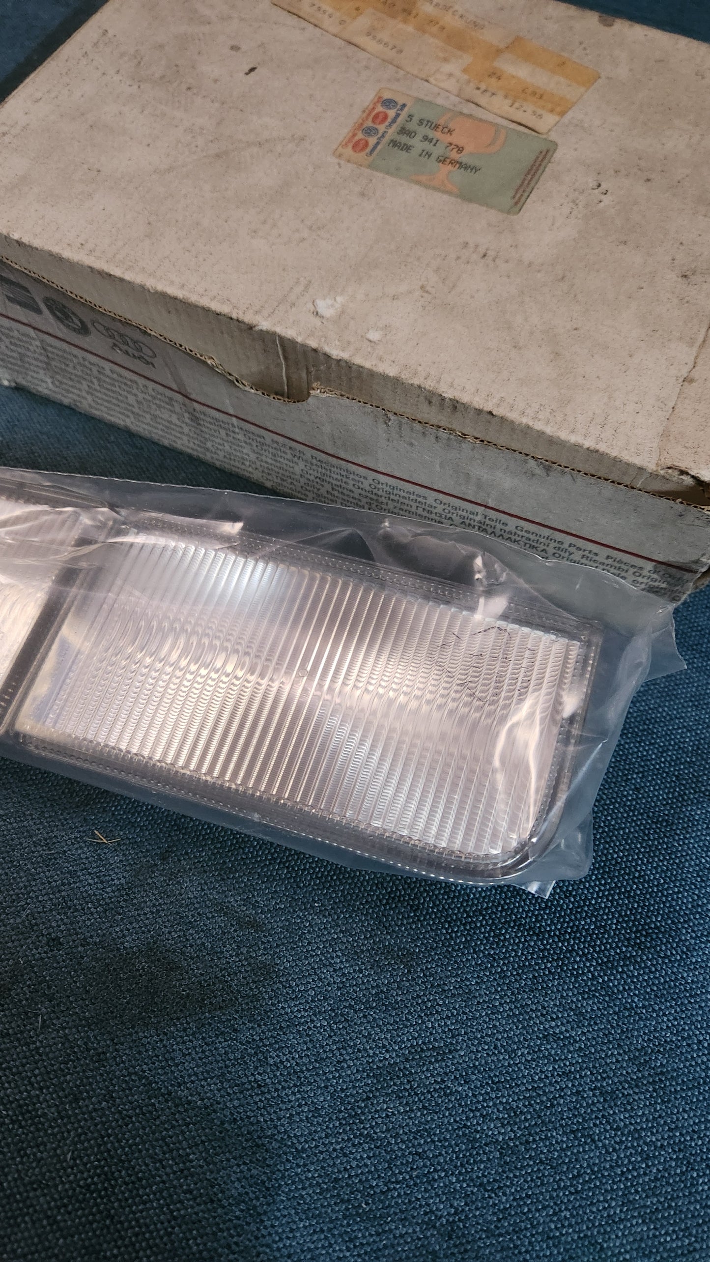 Passat 35I B4 Nebelscheinwerfer Blende rechts 3A0941778 Nos F9
