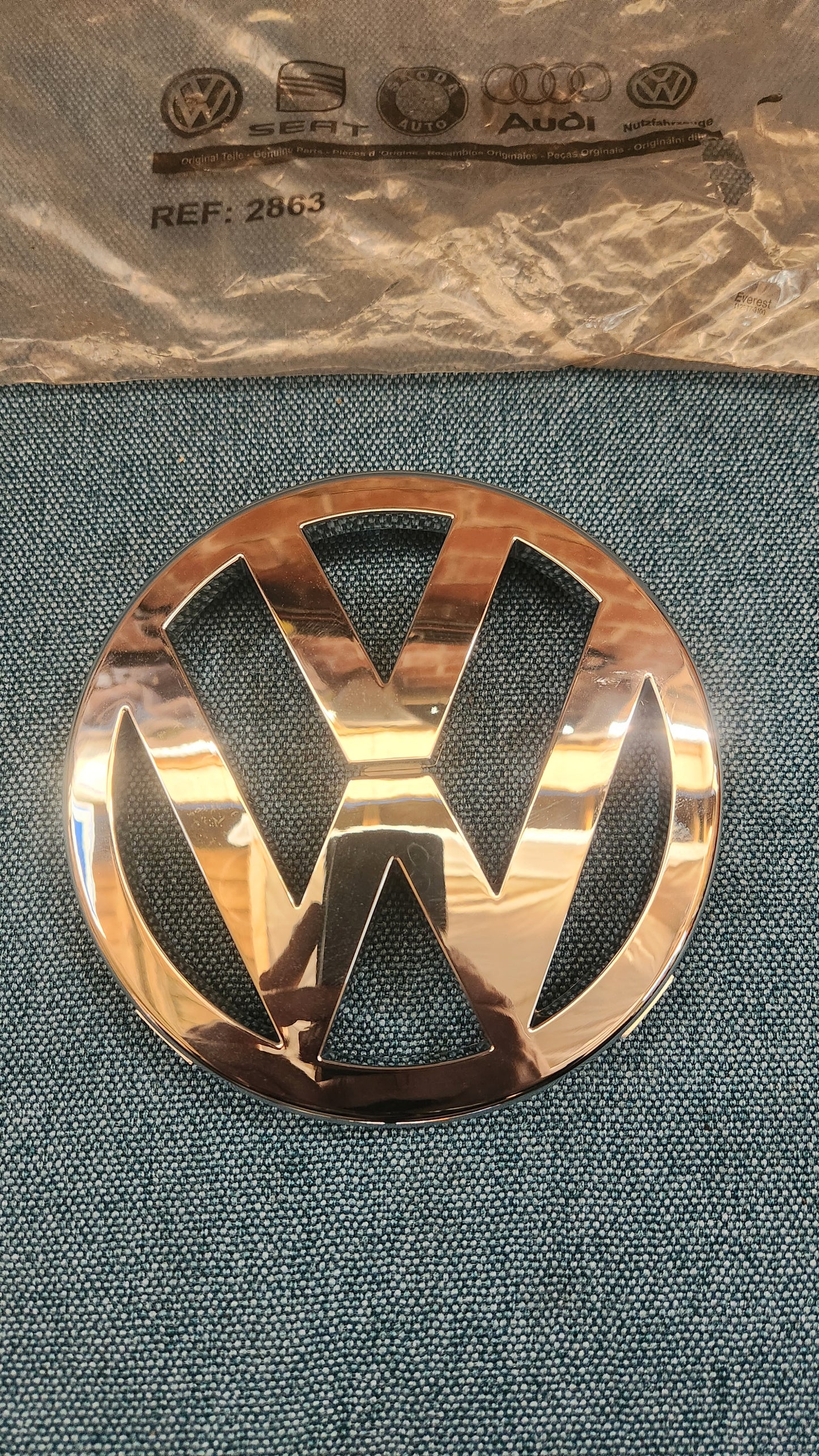 VW Logo Chrome Fox/5Z 5Z0853601B NOS M5