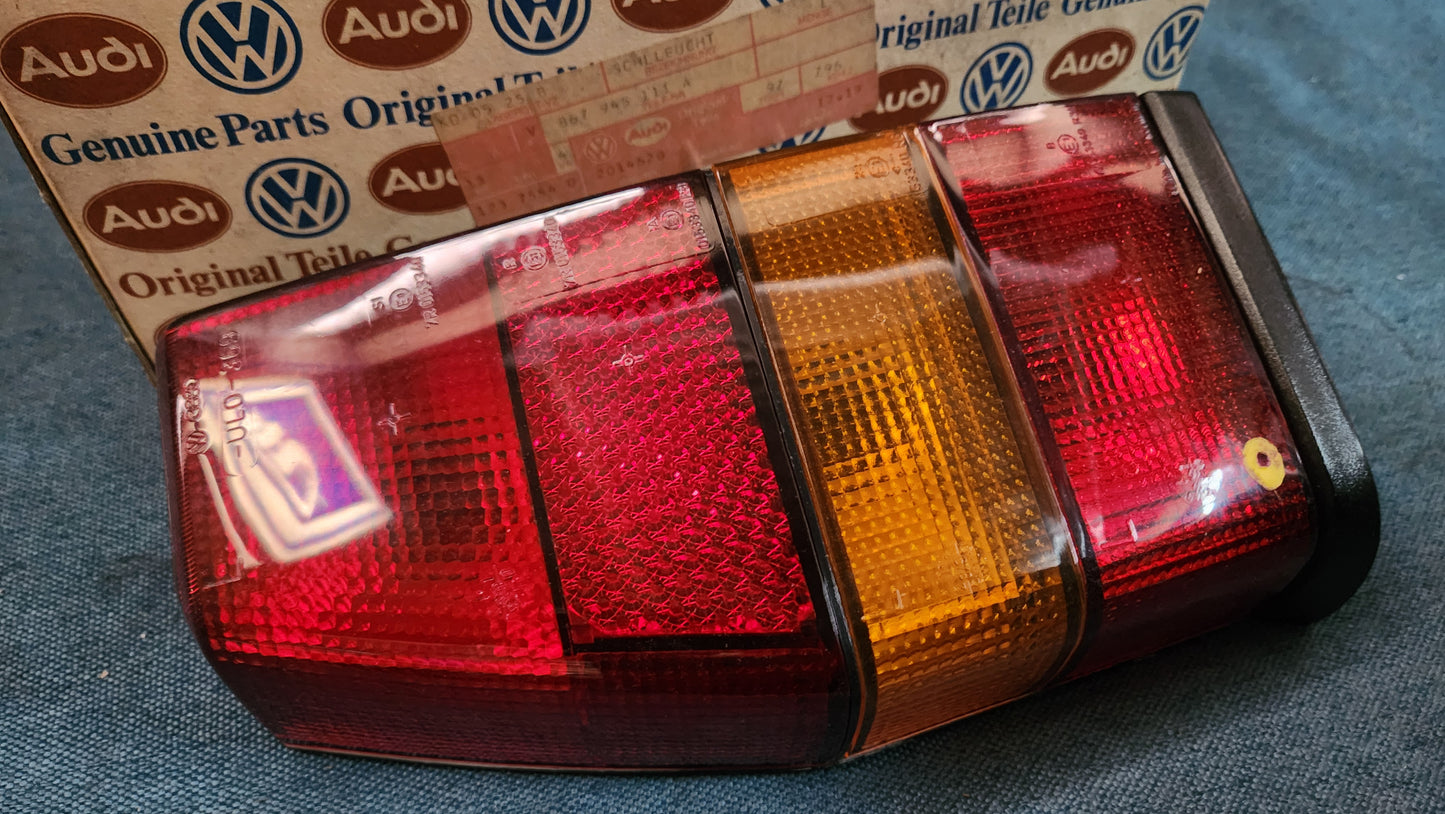 Polo 86C Rücklicht Rückleuchte 867945111A Nos G1