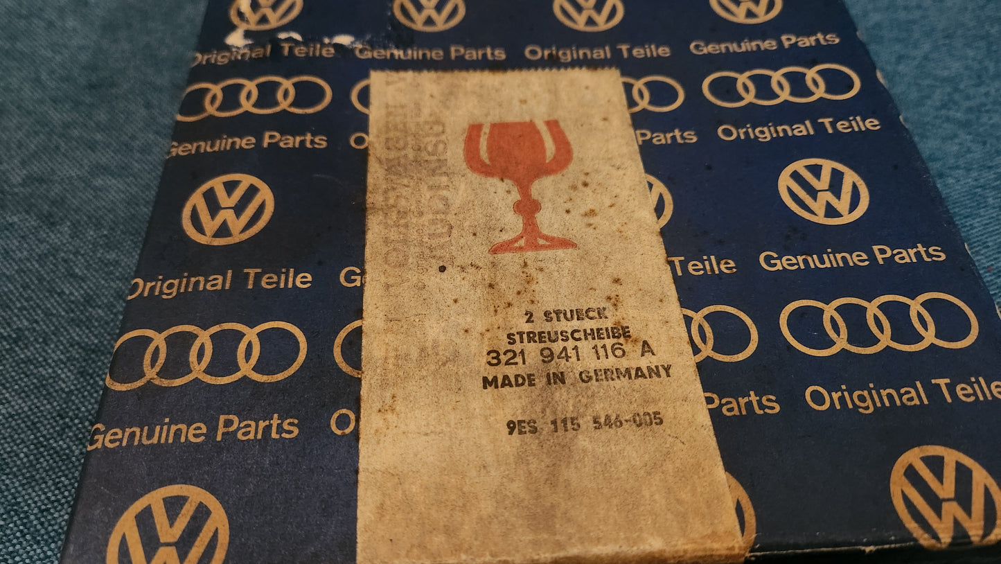 Passat B1 32 Scheinwerfer Glas 321941116