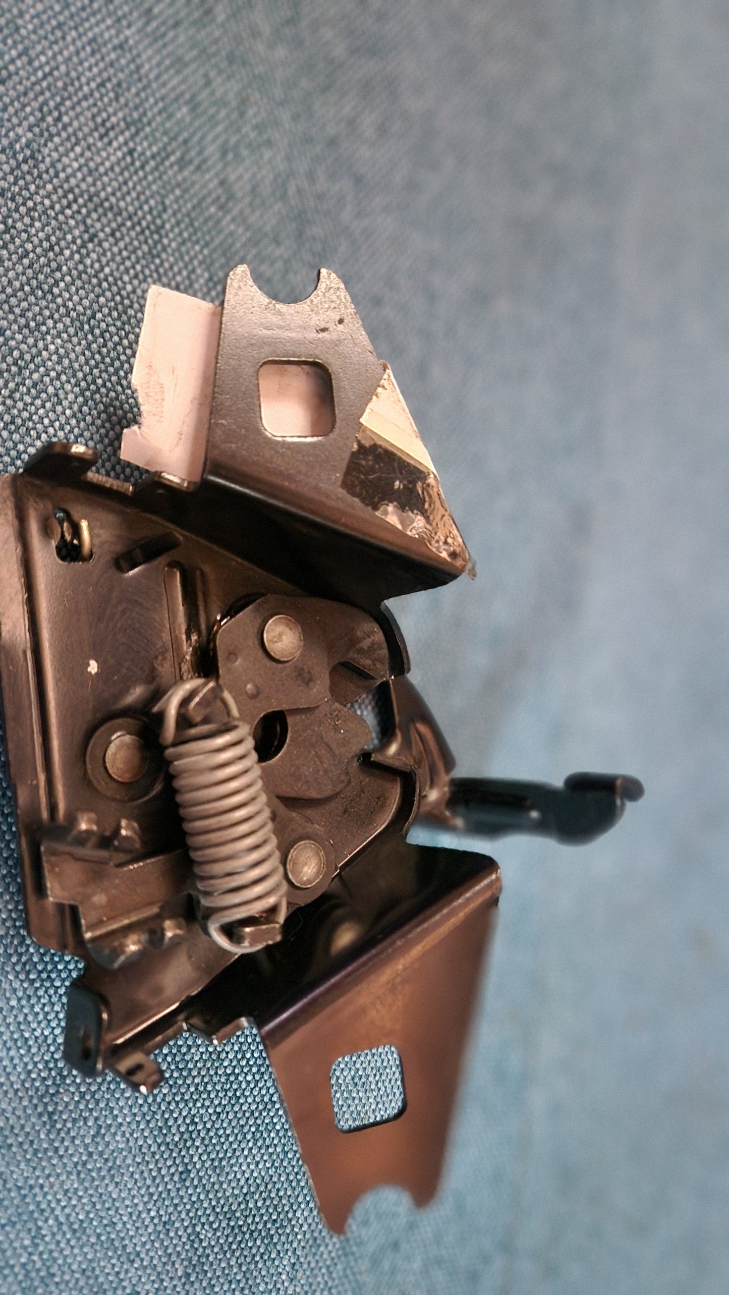 Passat 35I B4 Hood Lock Engine Hood Nos 3A0823509