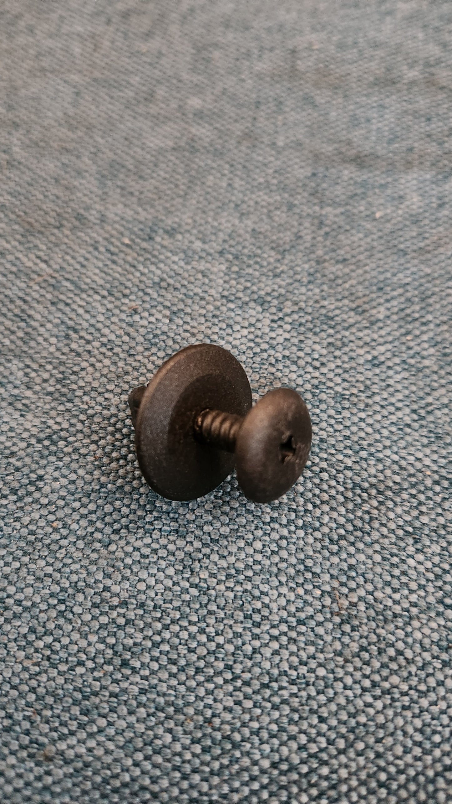 Motorhaube Schutzleiste Seitenwand Befestigungs Clips Passat3B/BG/Golf3/4/ Vento 1H0867199A Nos J2