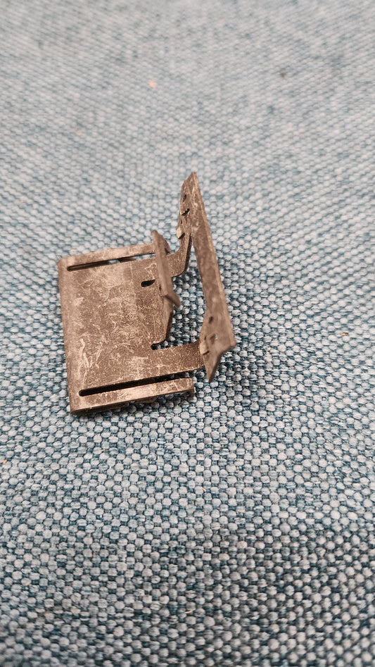 Clip seat Golf 3/Vento 1H0881247 Nos K9
