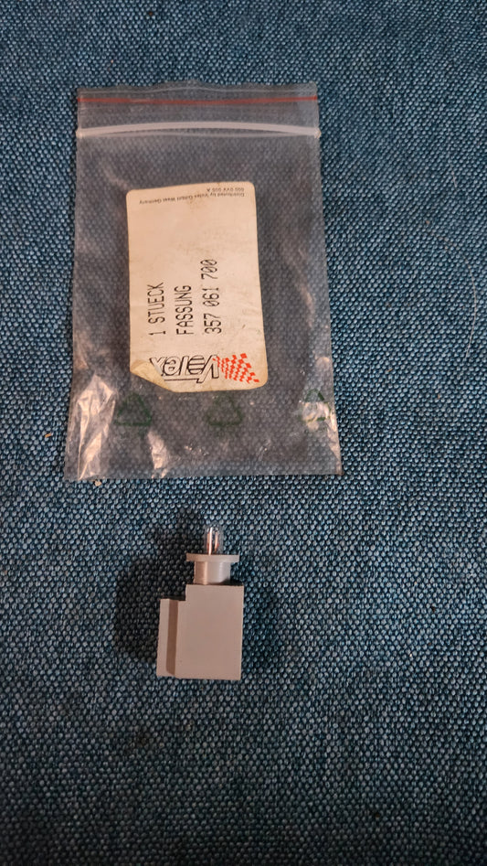 Bulb with Holder Golf1/2/3/Vento/Jetta/Polo86C/Corrado/Passat B2/B3/B4/Scirocco2/Audi80/Audi100/C3/C4 357061700 Nos K7
