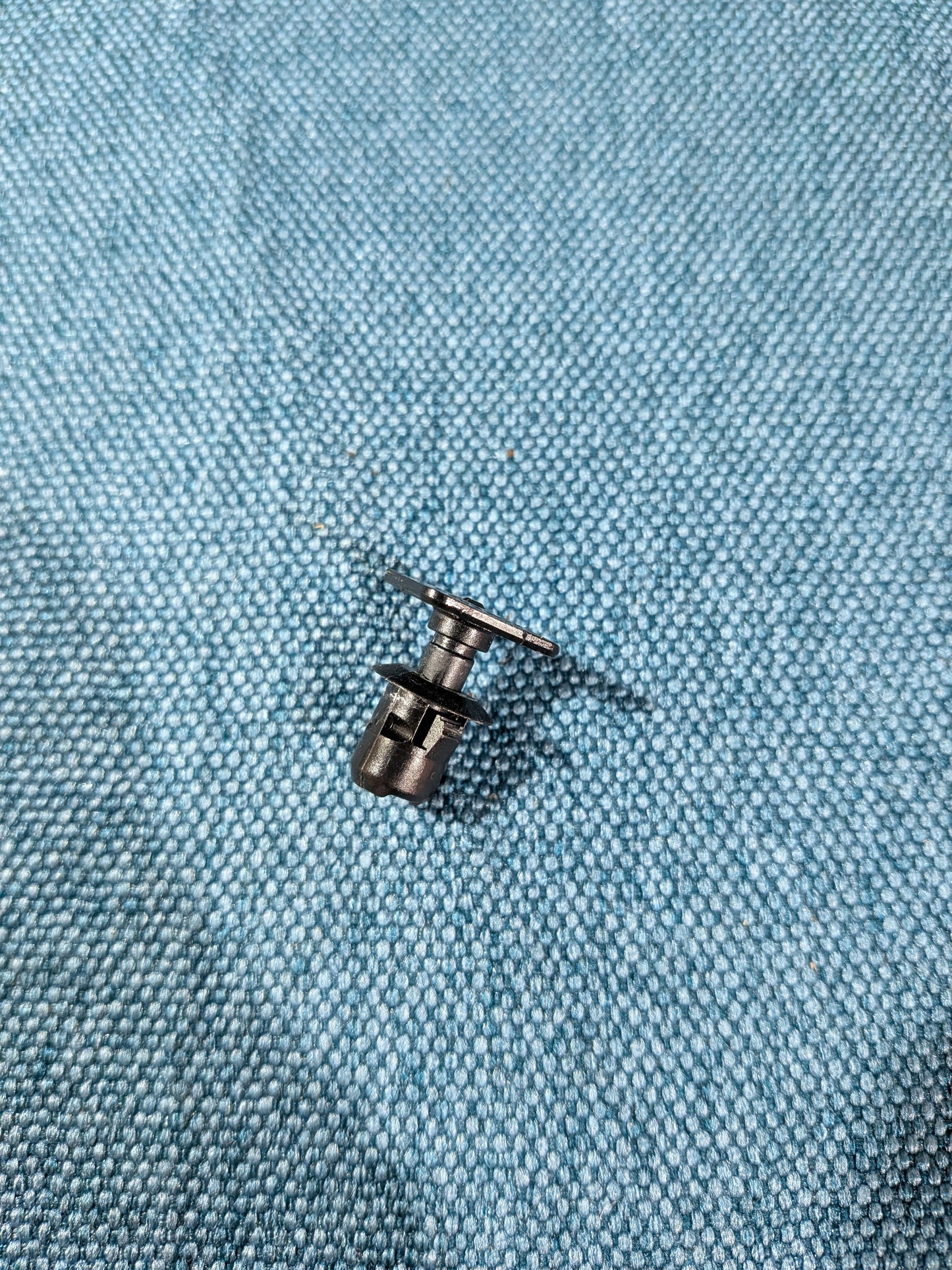 Dachhimmel Clip T4/T5 Bus 701867549 Gebraucht A11