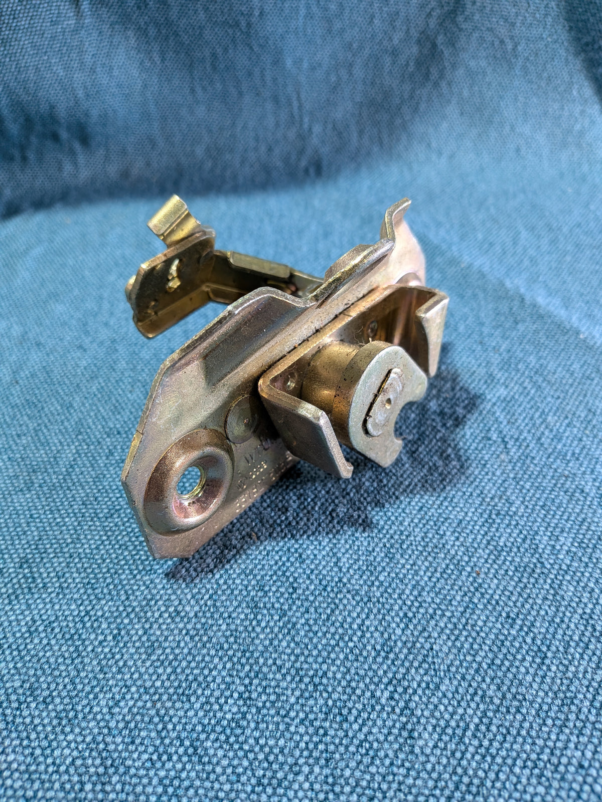 Heckklappeschlass Passat 32B B2 331827505E NOS B16