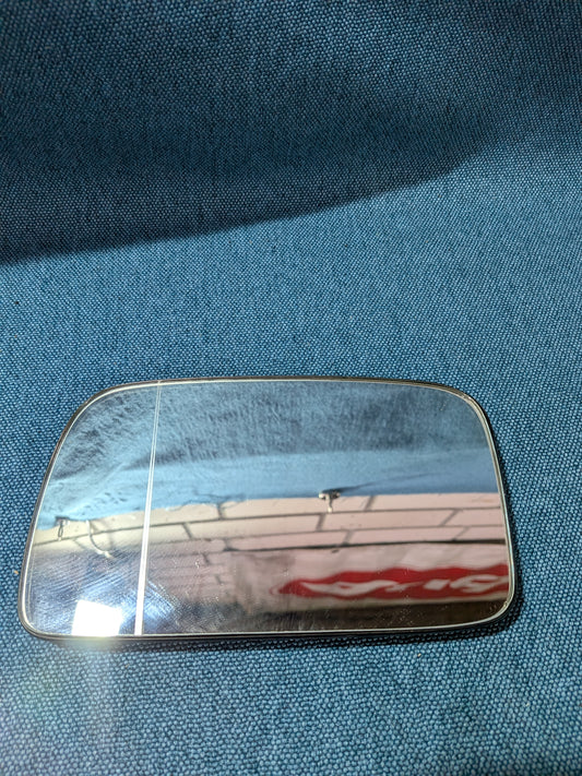 Peililasi vasempaan ulkopeiliin Golf/Jetta/2 0017275 191857521 NOS B24