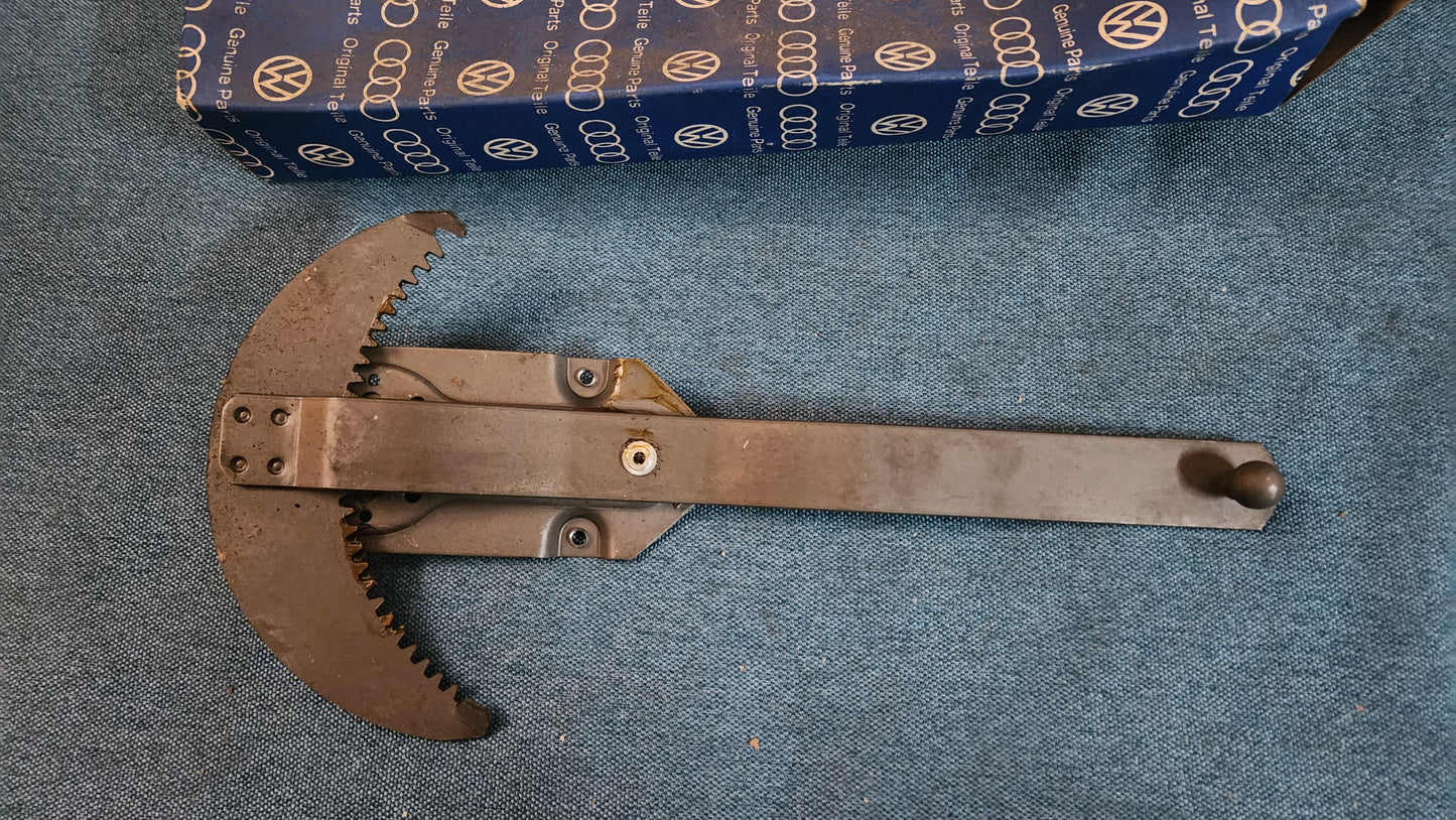 Audi 80 B1 Passat B1 Fensterheber 831839401 Nos D9