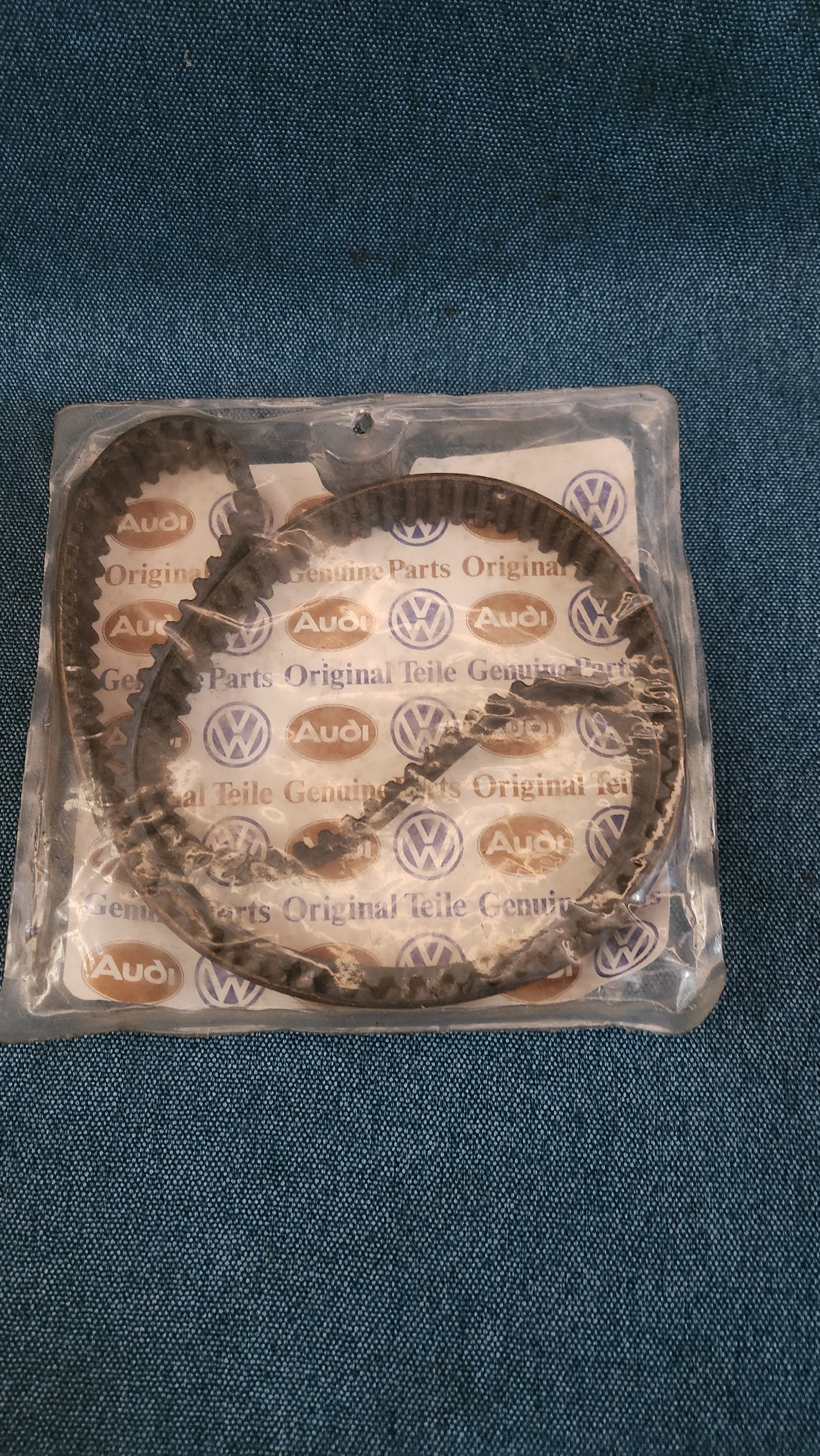 Zahnriemen 16V Golf/Scirocco 2/Audi 80 B3/B4 /100/A6/C4/Corrado  027109119C Nos I4