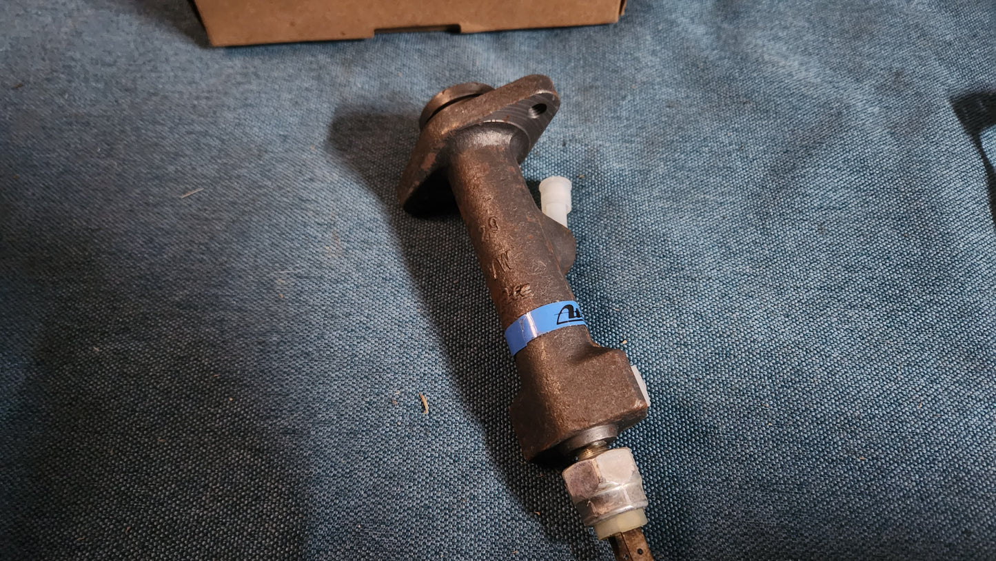 Käfer Typ 1 Karmann Ghia Hauptbremszylinder 113611023A Nos E4