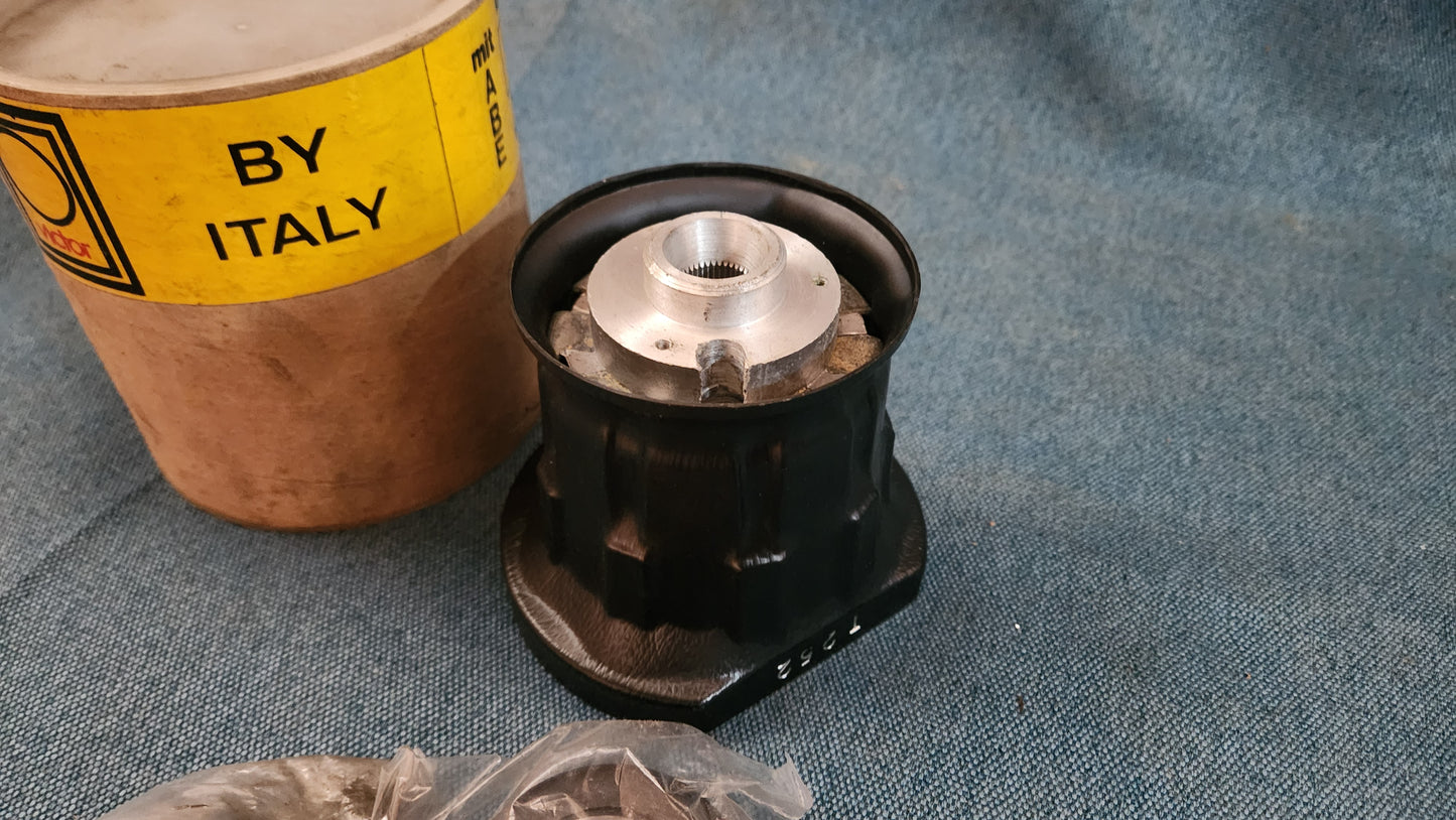 Victor Interspeed steering wheel hub T251 Beetle Porsche 911 928 NOS A3