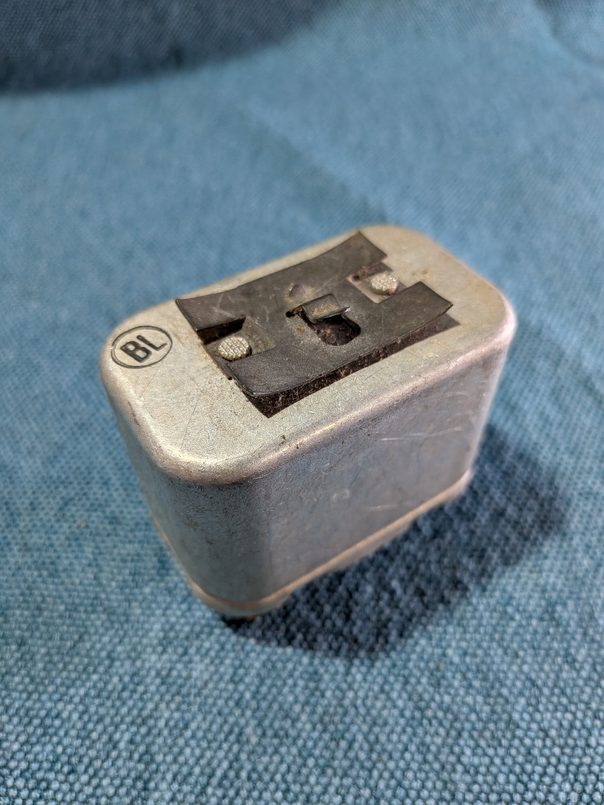 Low beam relay for Beetle/T1 Bus/Type 3/Karmann Ghia 311941581C Used B17