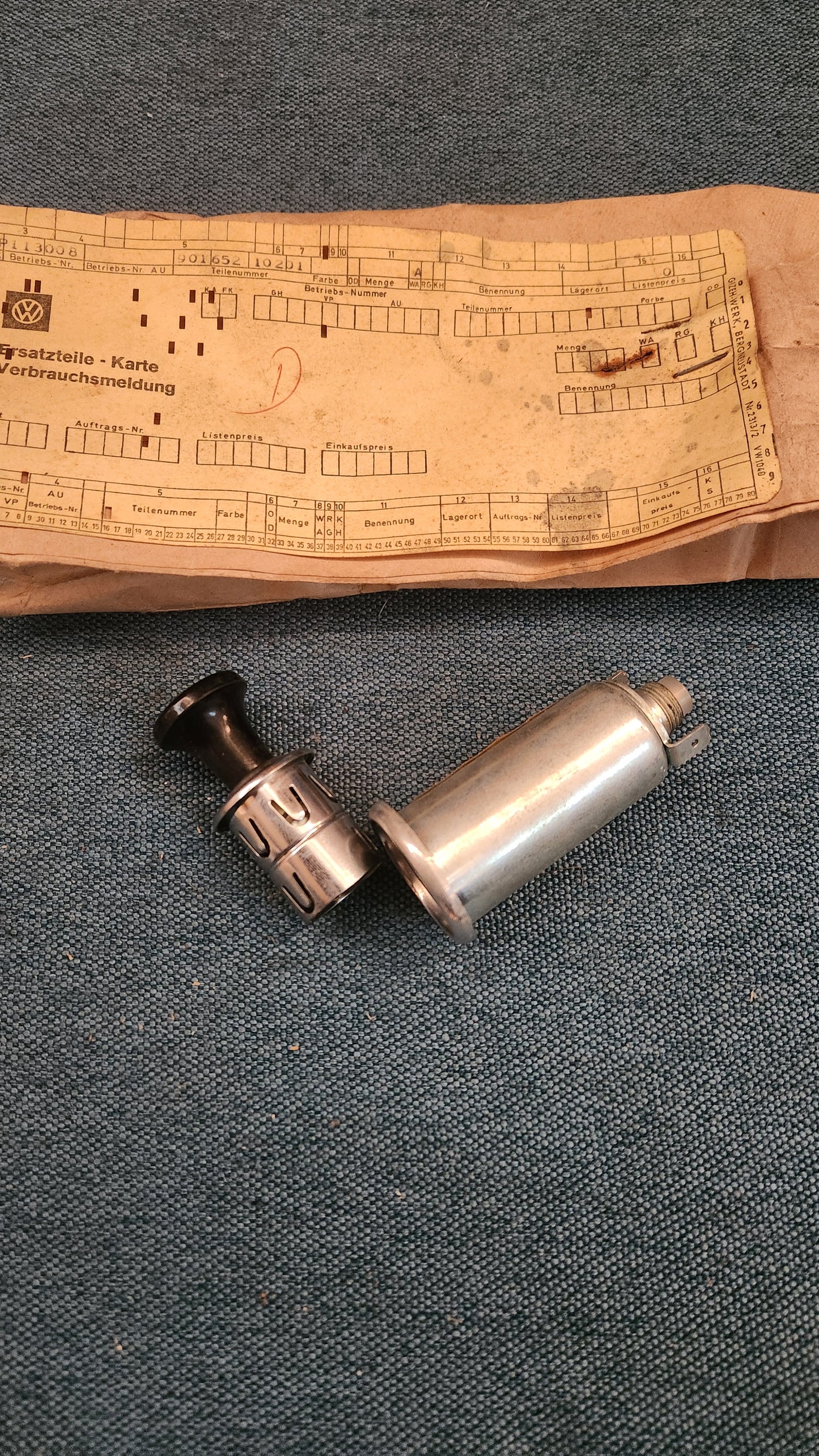 Porsche 911 Zigarettenanzünder 90165210201 Nos E7