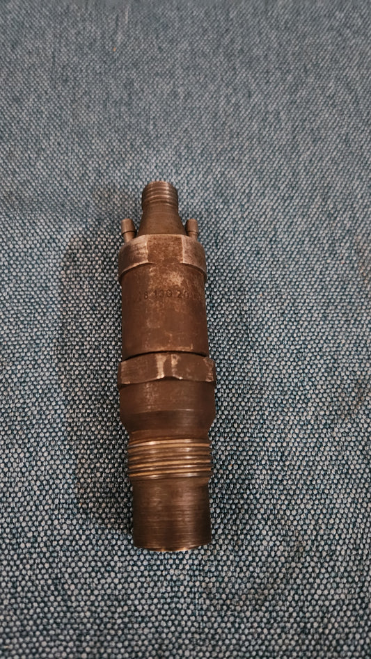 Nozzle holder Golf 3/Vento/Passat B4/Audi 80 B4 1.9TD 028130201B Used M8