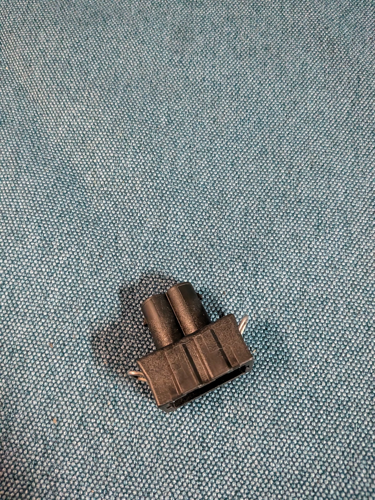 Flachkontakt Steckergehäuse Golf/Jetta2 357972772 Nos I6