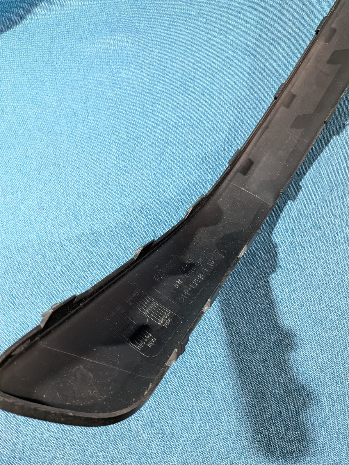 Zierleiste für Stoßstange Golf/4 1J6807792 B41 NOS B20