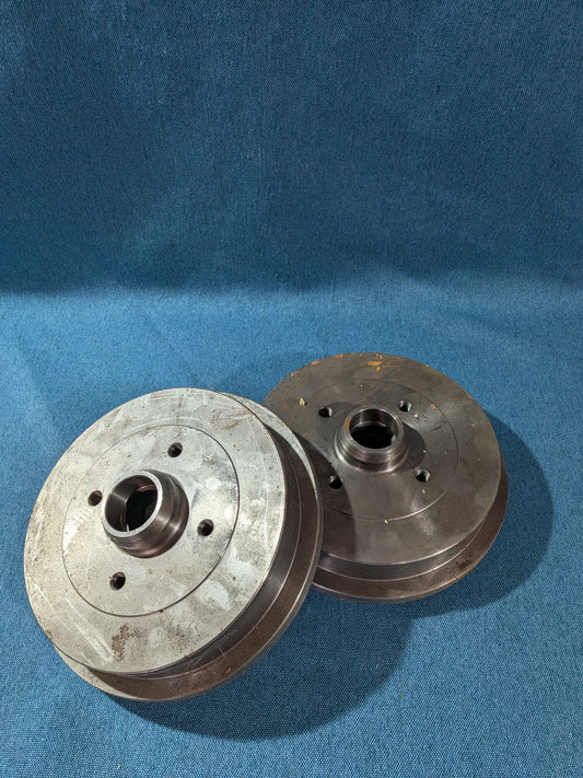Brake Drum Rear Golf/Jetta/1/2/3/Vento/Scirocco/1/2/Santana/Passat/B1/B2/B3/B4/Polo 6N/Caddy 2/9KV/Audi 80/B1/B2/Coupe 191501615A NOS/New A17
