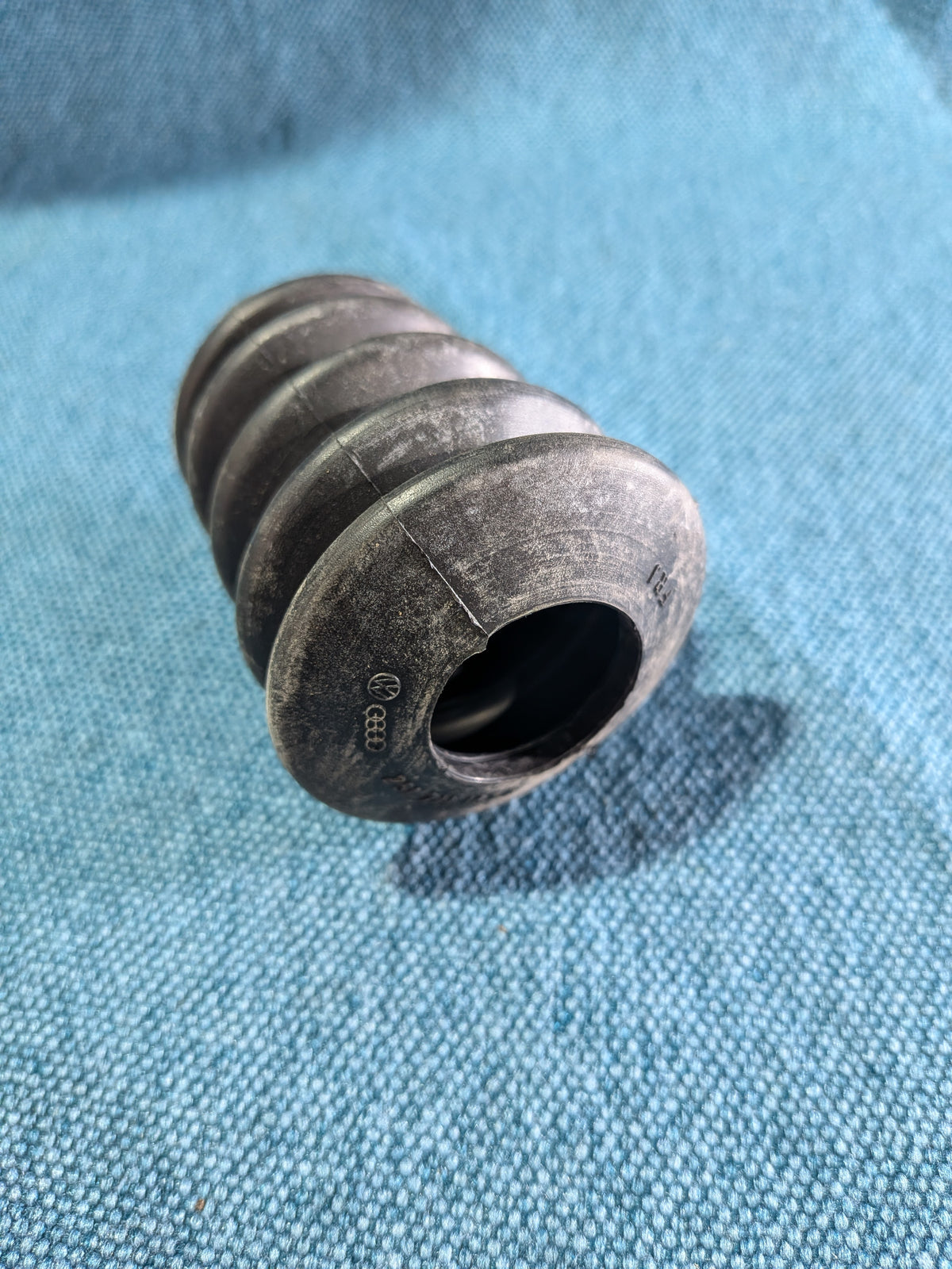 Shift rod boot for T2/T3 bus 251711167A NOS B16