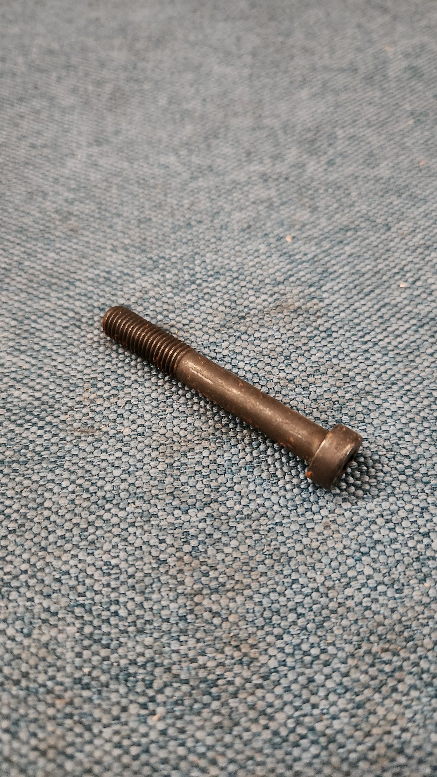 Flachkopfschraube für Bremssattel Porsche 911/912 90135297811 Nos J8
