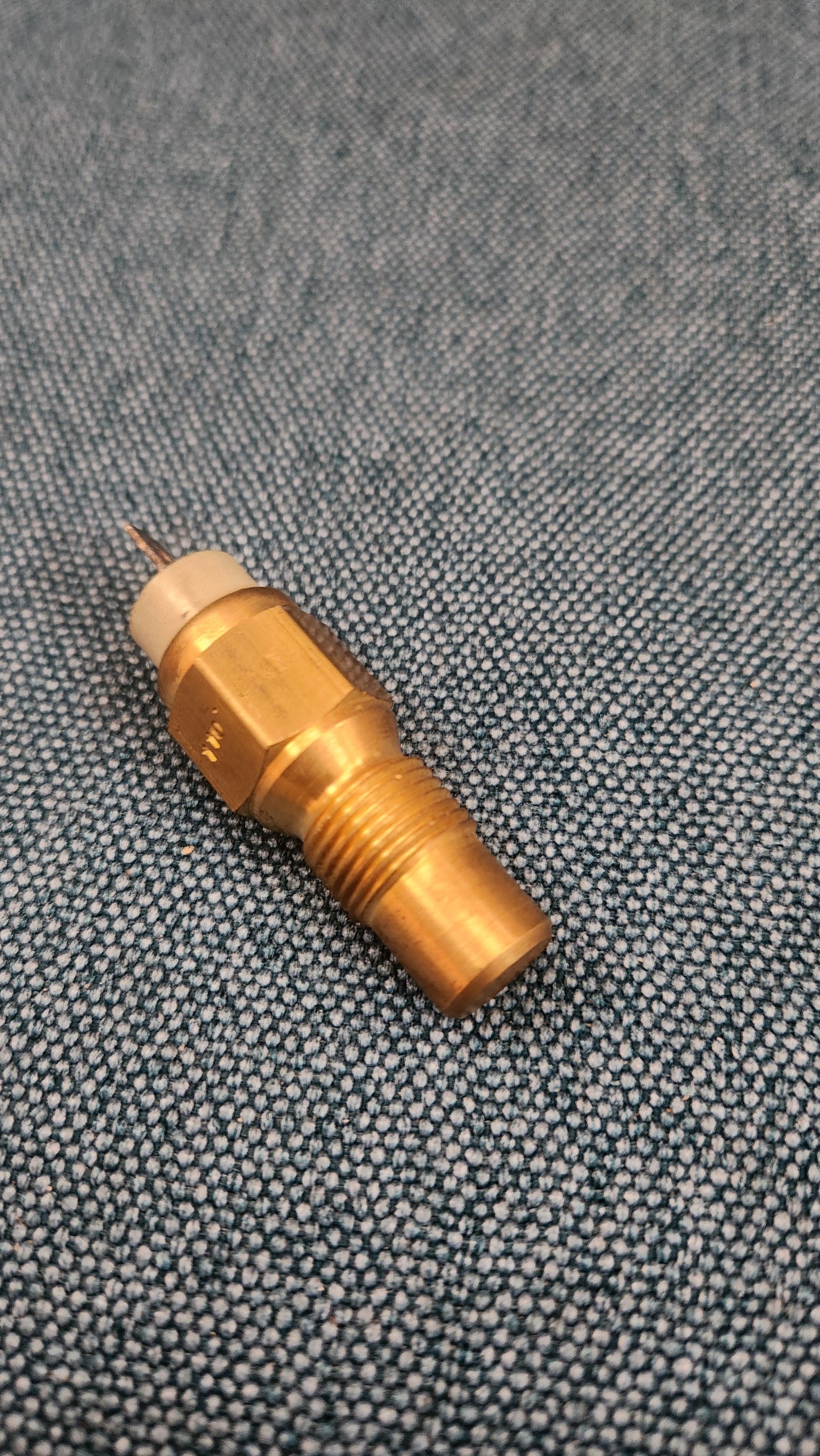 Kühlmittel Kontakt Anzeige Peugeot 205/309/405/505/Ford Scorpio 1/Sierra/Citroen AX/BX 024249 Nos M9