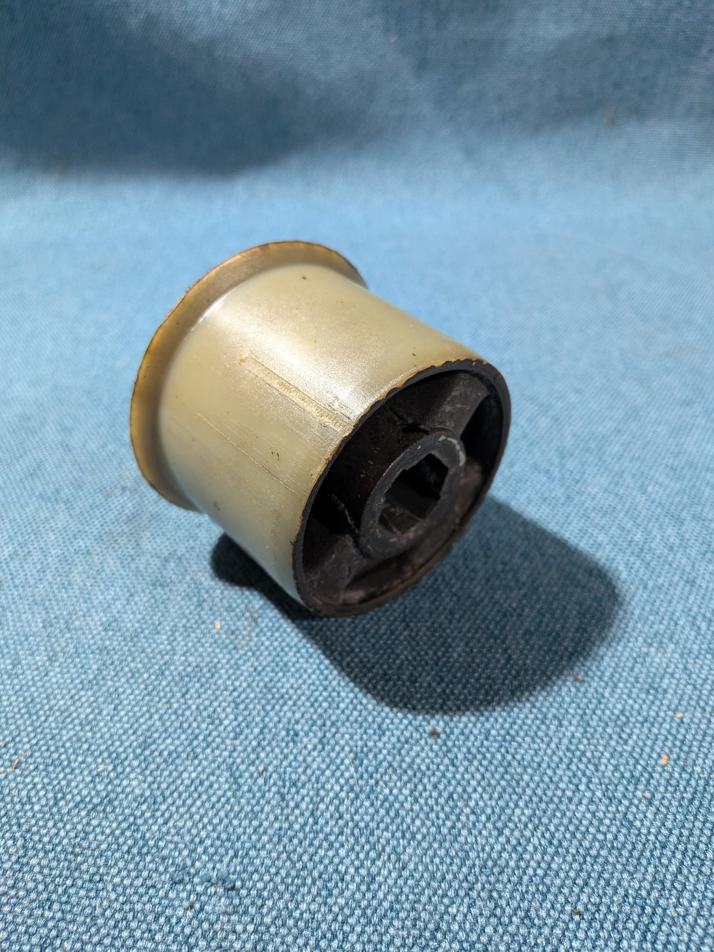 Wishbone bushing front/rear Lemförder Polo 9N/Touran 1T1/Golf/5/Plus/Caddy3/Passat/B6/B7/Fox/EOS/Tiguan/Sharan/Scirocco3/Audi A3 8P/Q3 6Q0407183A NOS/New A26