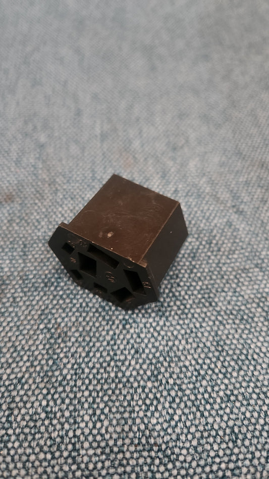 Connector housing ignition switch Golf/Jetta/Scirocco/1/2/Derby/K70/Passat/B1/B2/Santana/T2/T3 Bus/Beetle/Thing/Type 4 111953631 Nos M9
