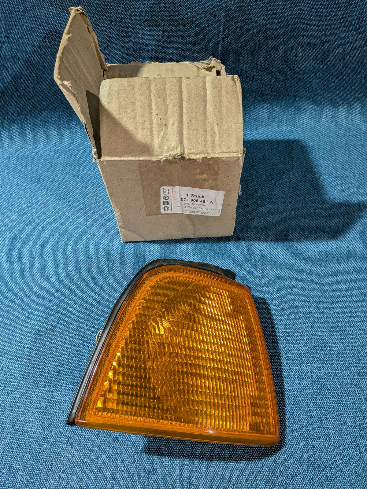 Vilkku oranssi oikea Audi 80 B3 893953050 käytetty F7
