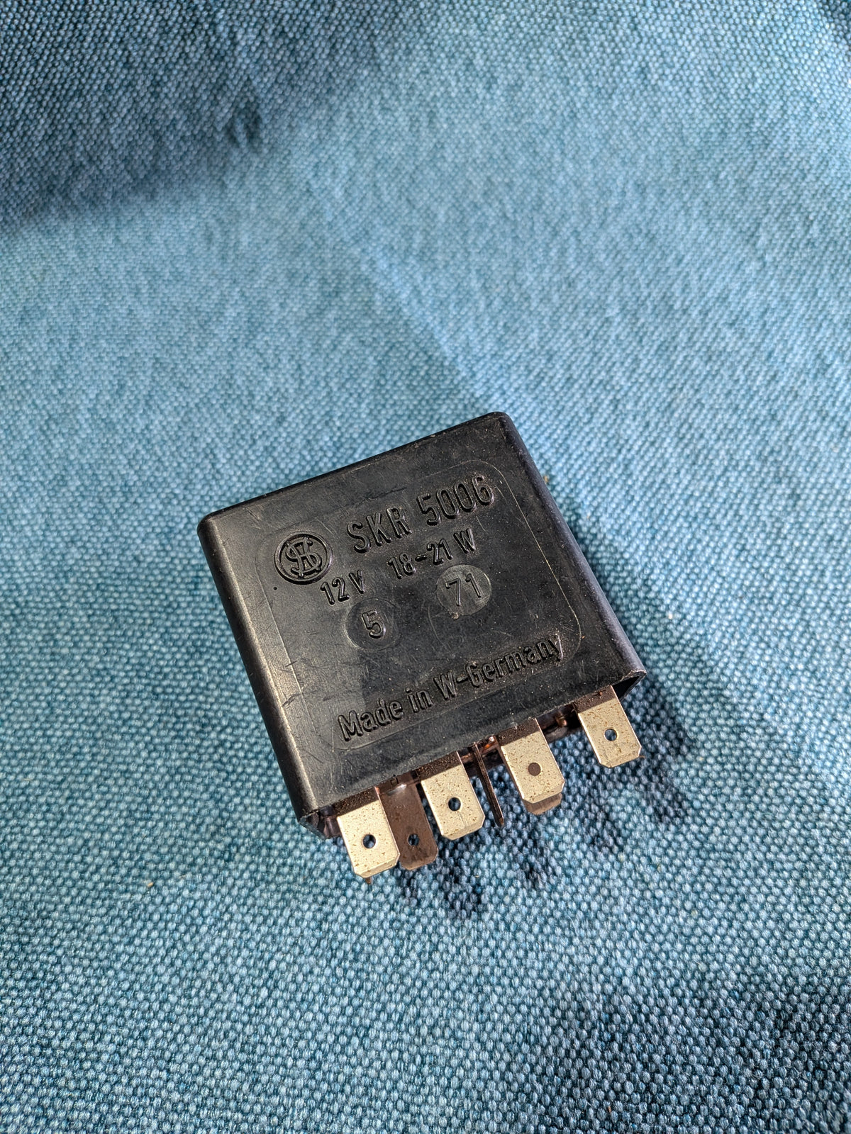 Turn signal relay for trailer operation SKR5006 T1/T2 Bus/Beetle/Type 3 111953211 Used B18