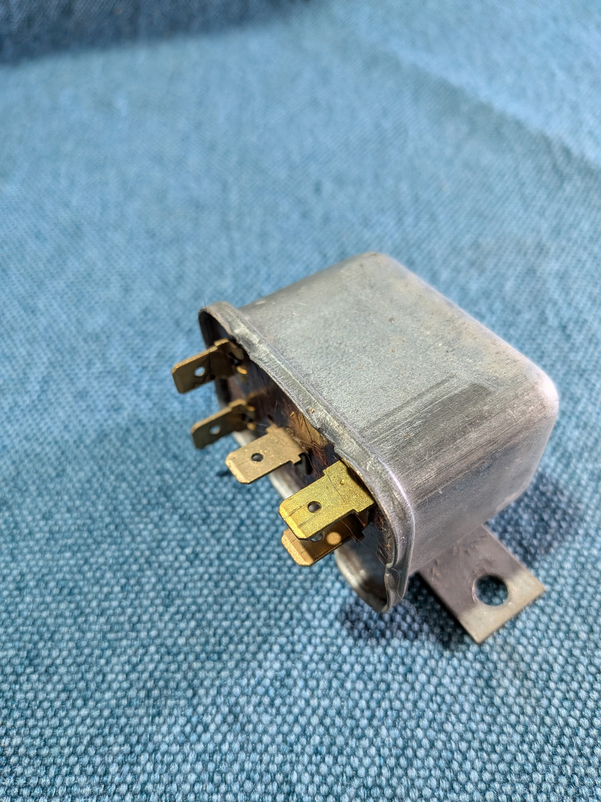 Relais Mercedes/W108/W109/W110/W111/W113 033200301 Gebraucht B18
